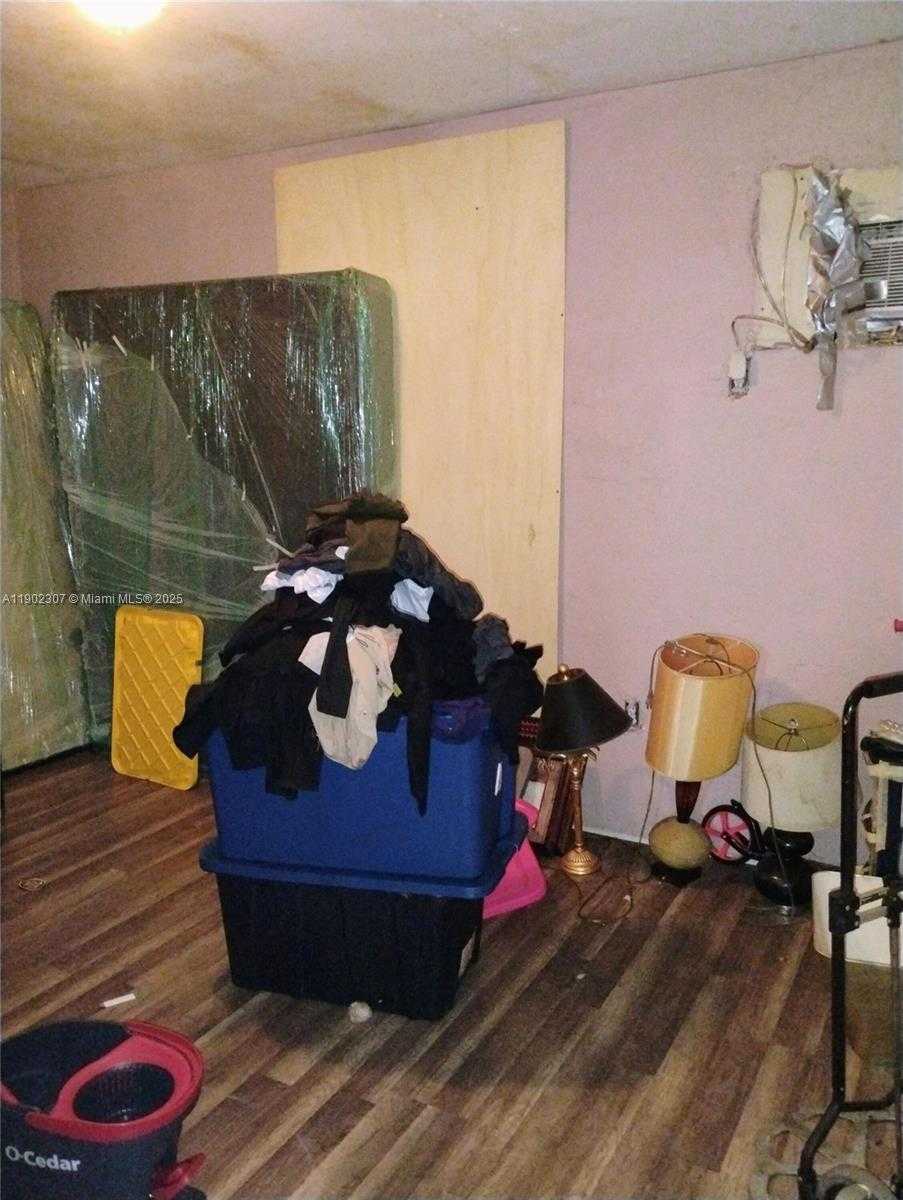 Small Image of 2324 NORTH WEST 35TH ST, Miami Number 7