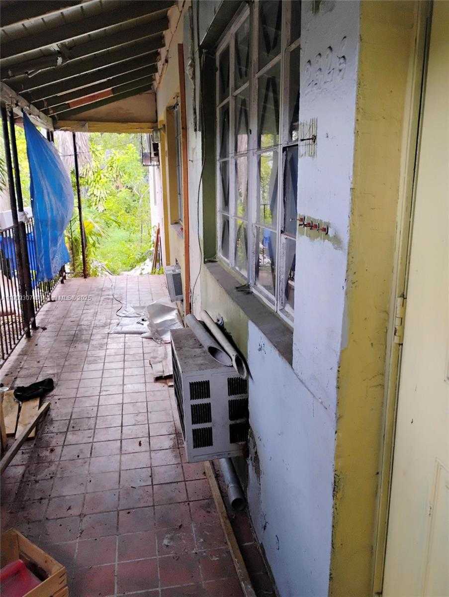 Small Image of 2324 NORTH WEST 35TH ST, Miami Number 9