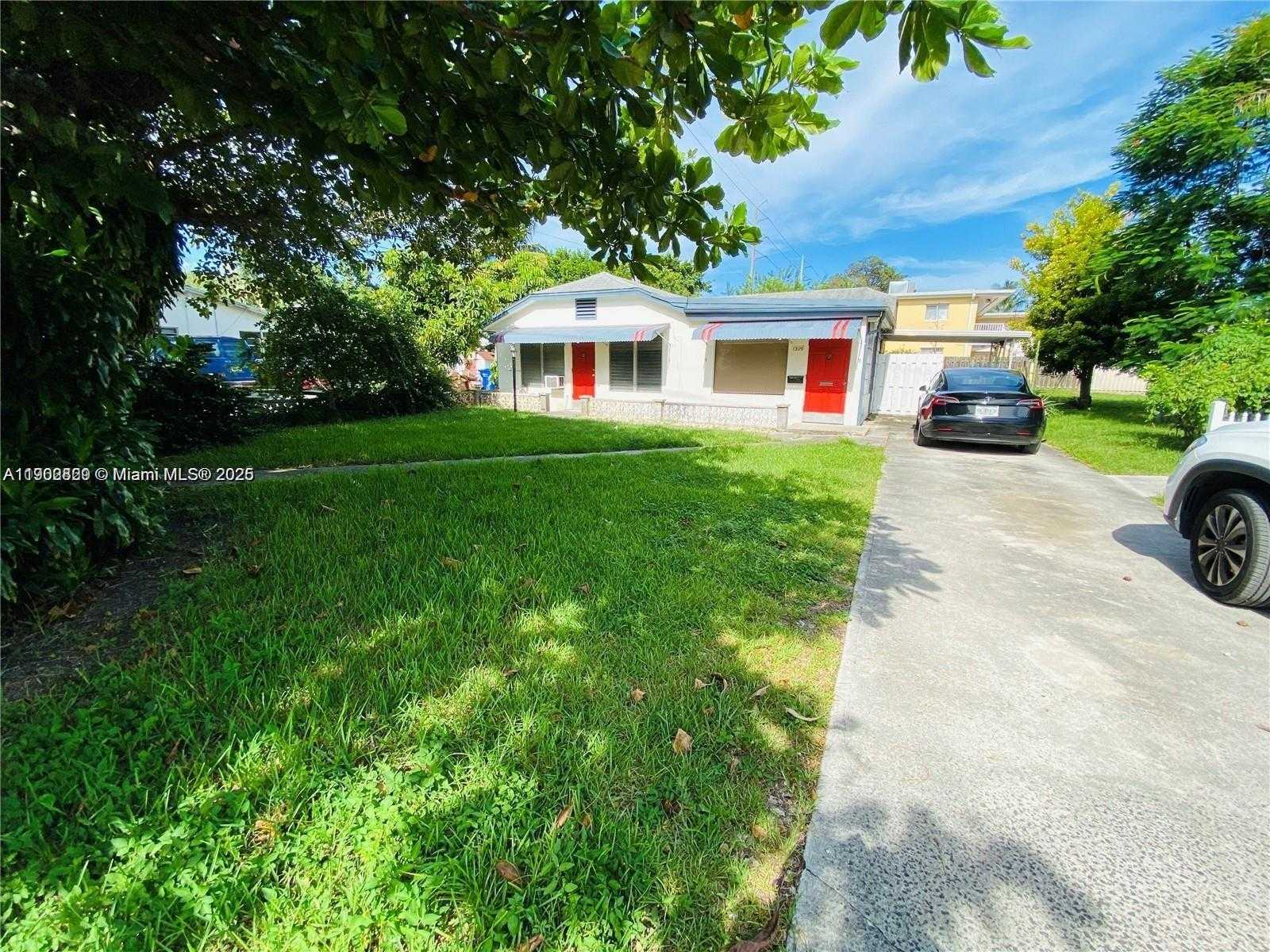 Small Image of 1309 NORTH 24TH AVE #2, Hollywood Number 11