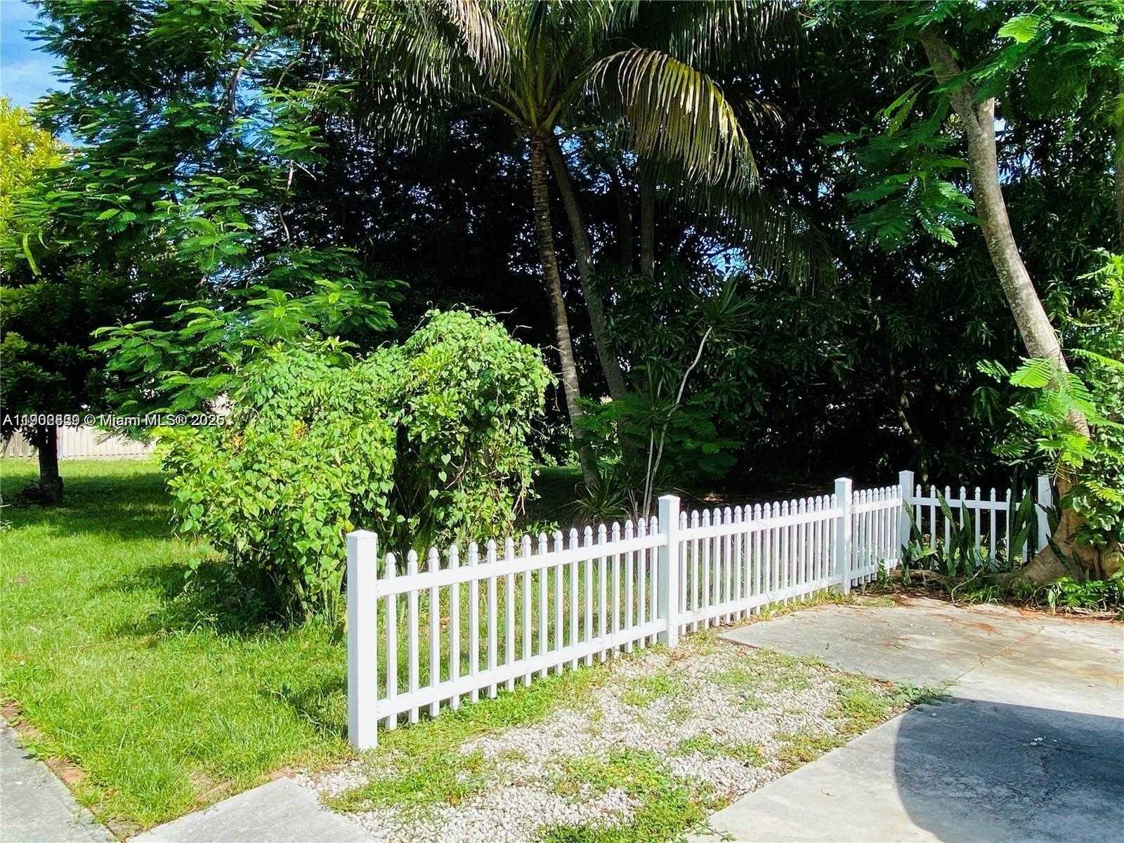 Small Image of 1309 NORTH 24TH AVE #2, Hollywood Number 12