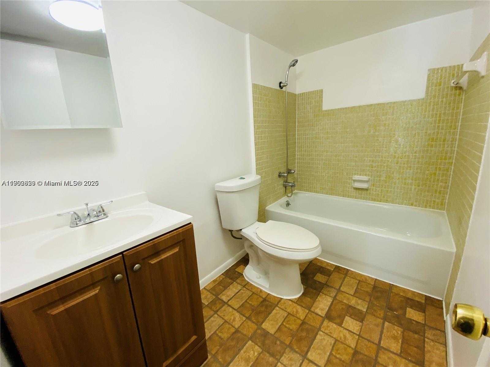 Small Image of 1309 NORTH 24TH AVE #2, Hollywood Number 14