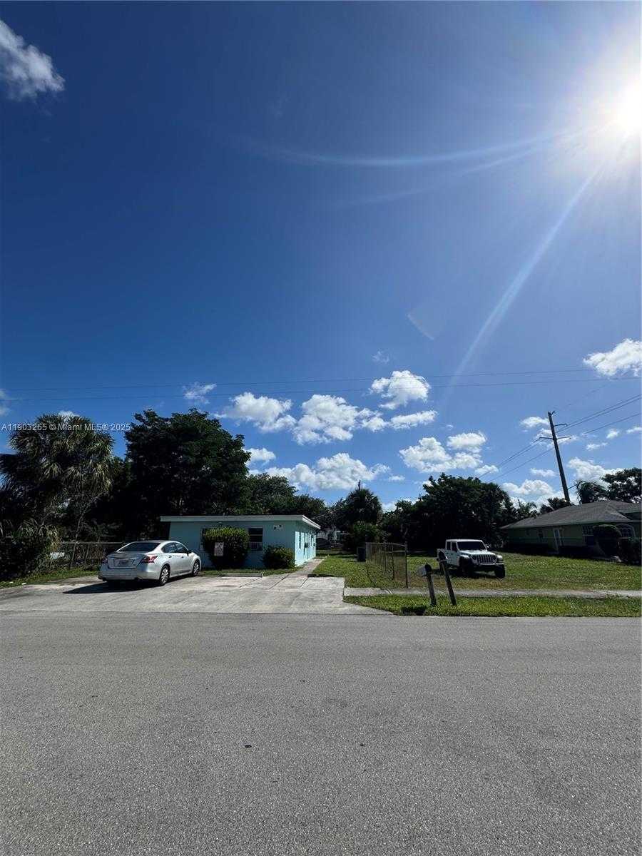 Small Image of 39 SOUTH WEST 6TH AVE, Delray Beach Number 2