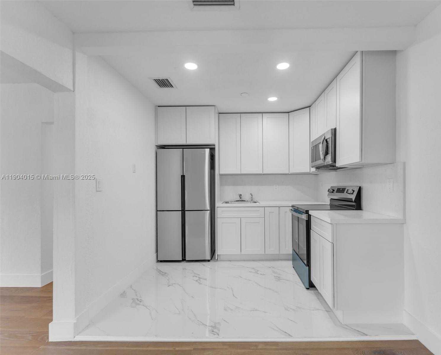 Small Image of 520 NORTH WEST 32ND PL, Miami Number 11