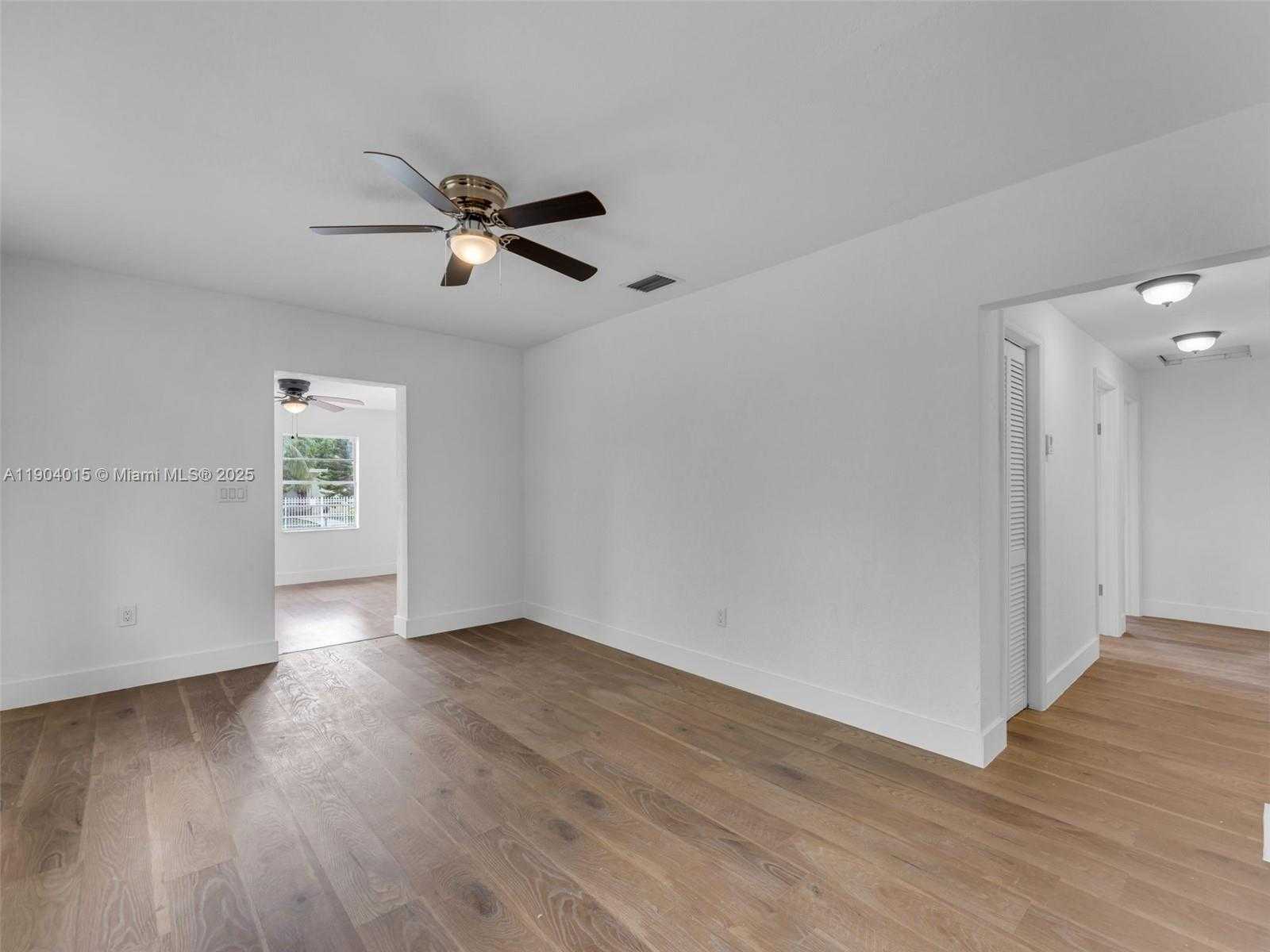 Small Image of 520 NORTH WEST 32ND PL, Miami Number 12