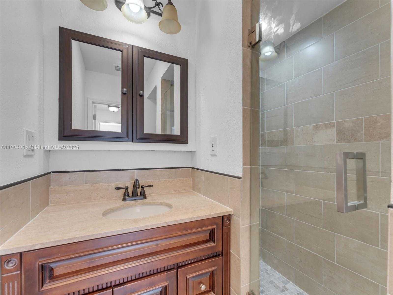 Small Image of 520 NORTH WEST 32ND PL, Miami Number 27