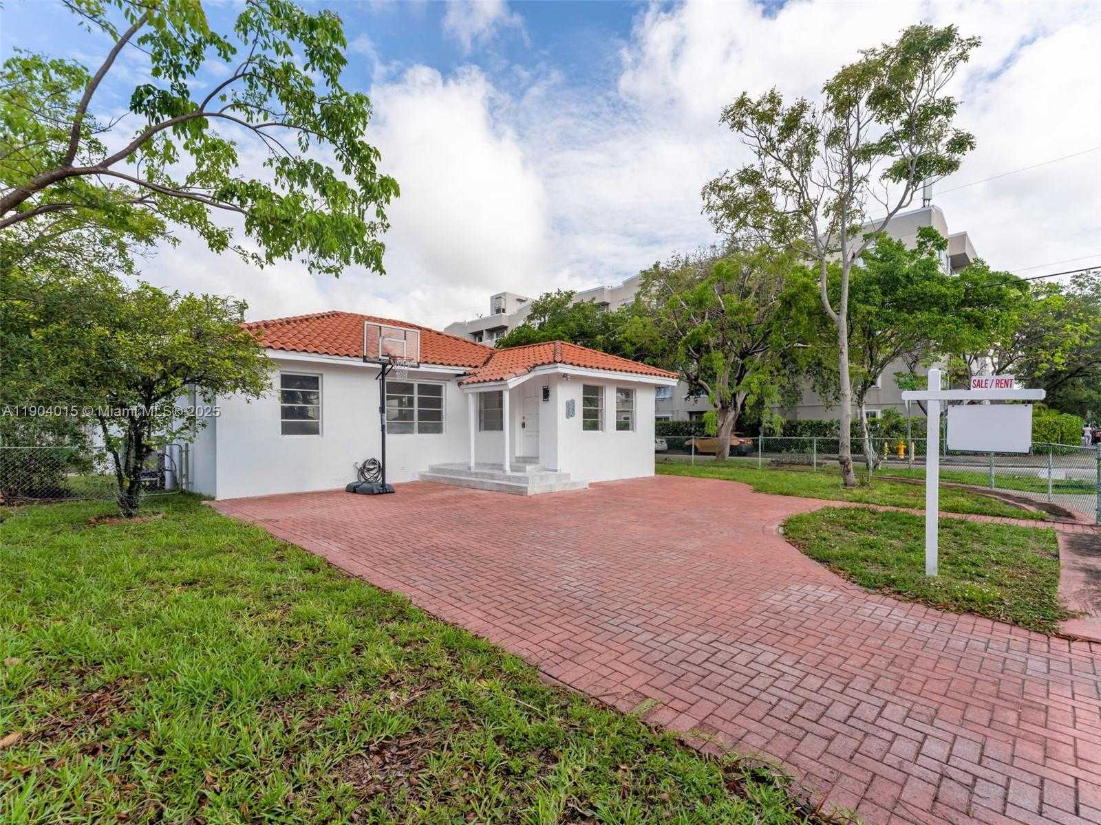 Small Image of 520 NORTH WEST 32ND PL, Miami Number 3