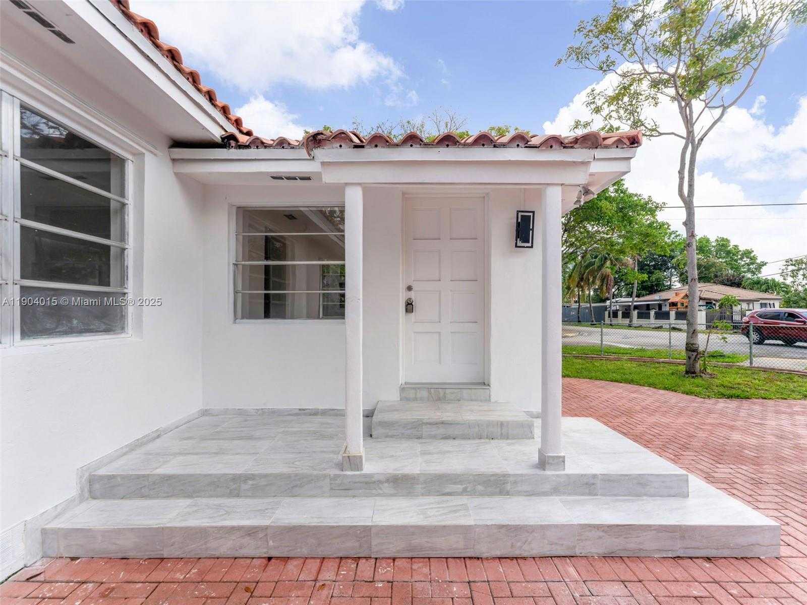 Small Image of 520 NORTH WEST 32ND PL, Miami Number 4