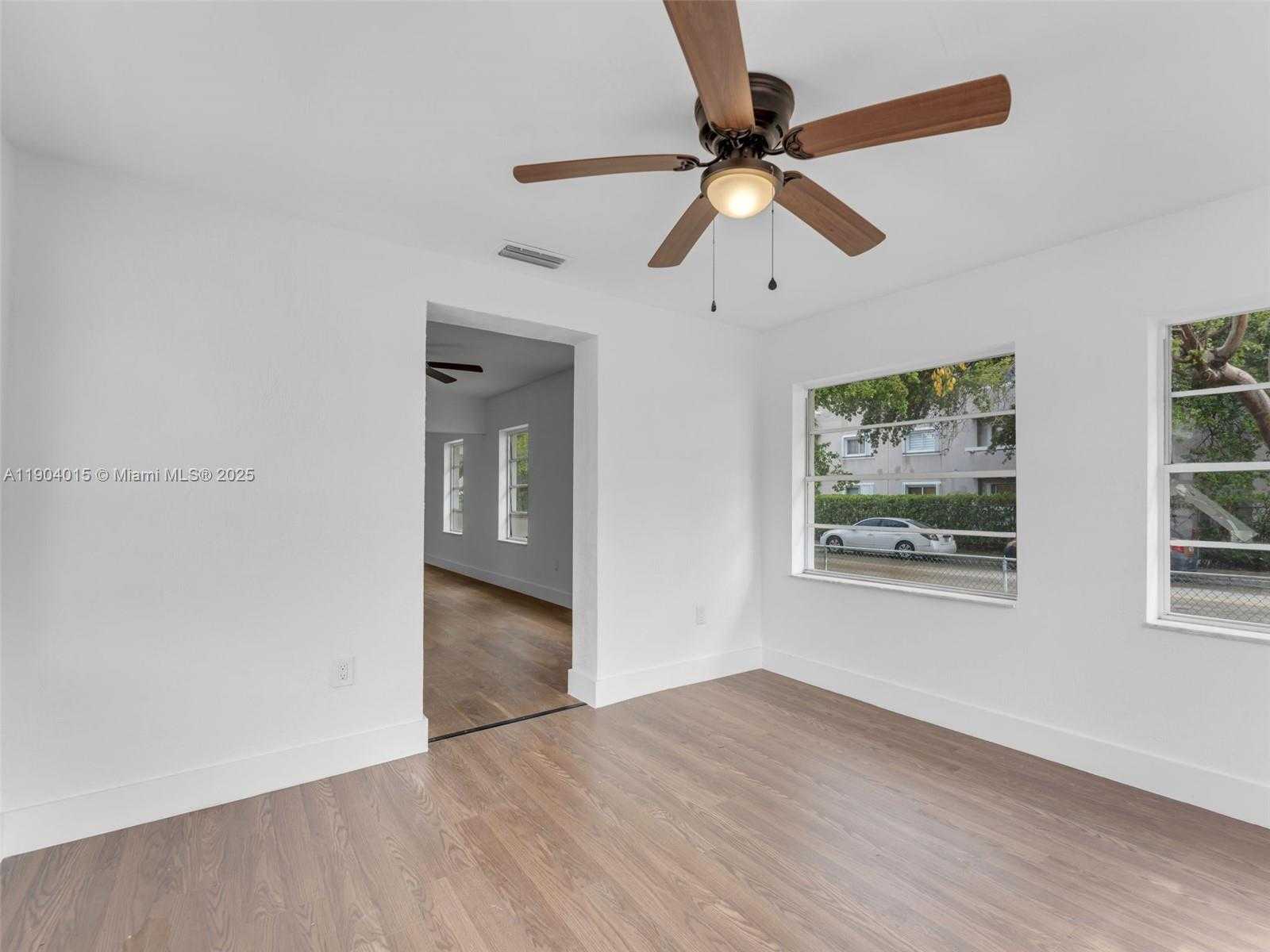 Small Image of 520 NORTH WEST 32ND PL, Miami Number 5