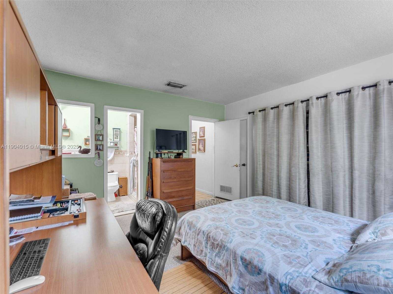 Small Image of 520 NORTH WEST 32ND PL, Miami Number 60