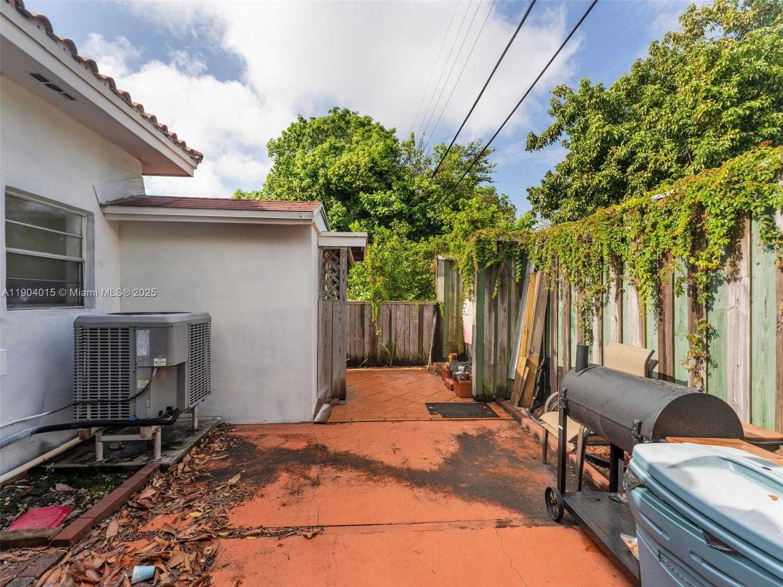 Small Image of 520 NORTH WEST 32ND PL, Miami Number 69