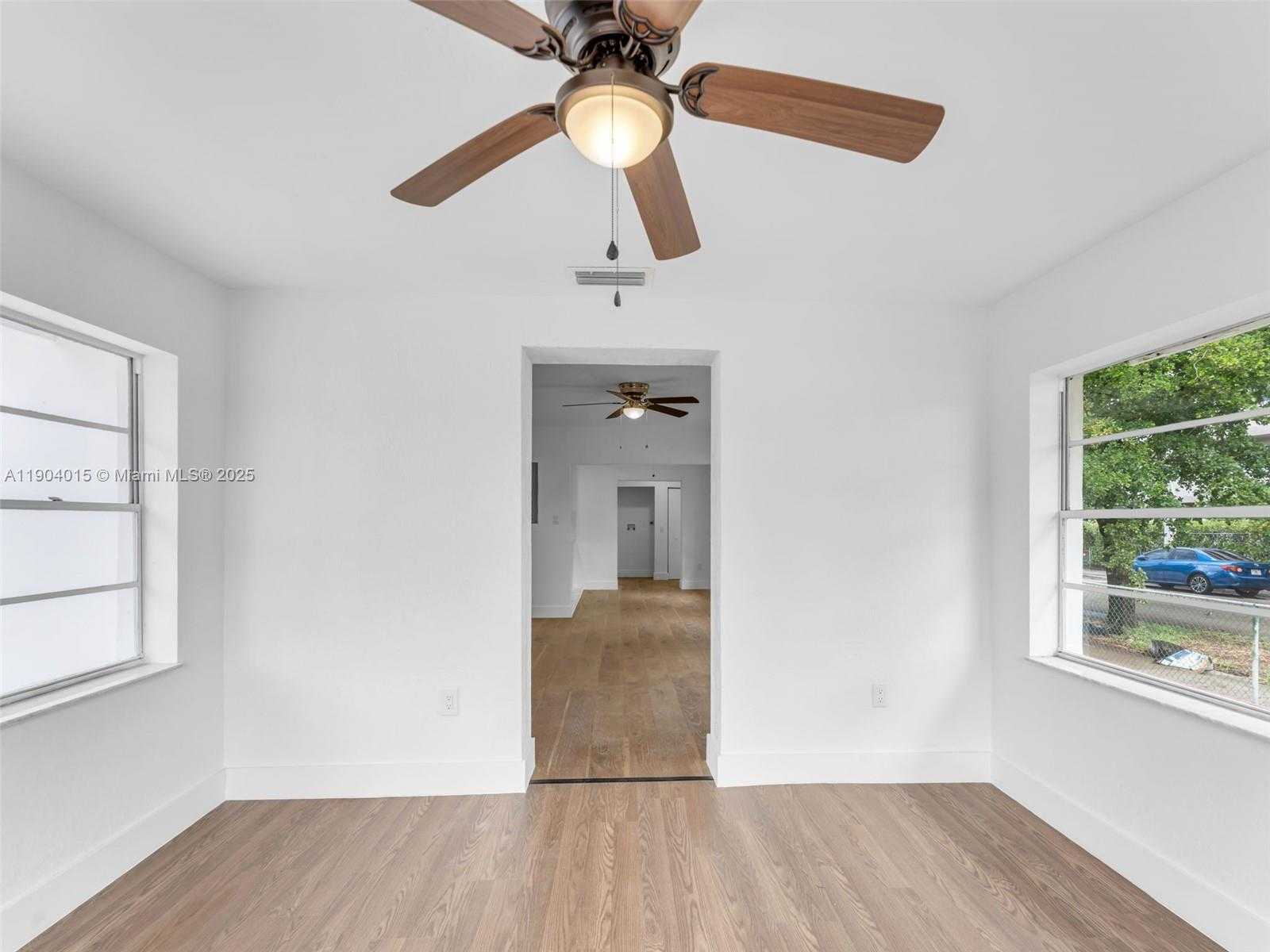 Small Image of 520 NORTH WEST 32ND PL, Miami Number 8