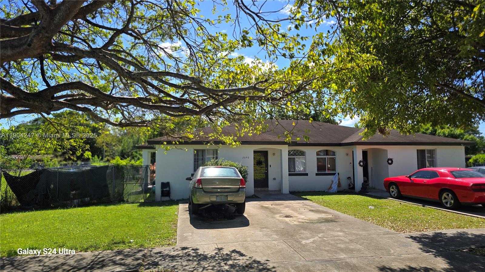 Small Image of 12040 SOUTH WEST 215TH ST, Miami Number 2