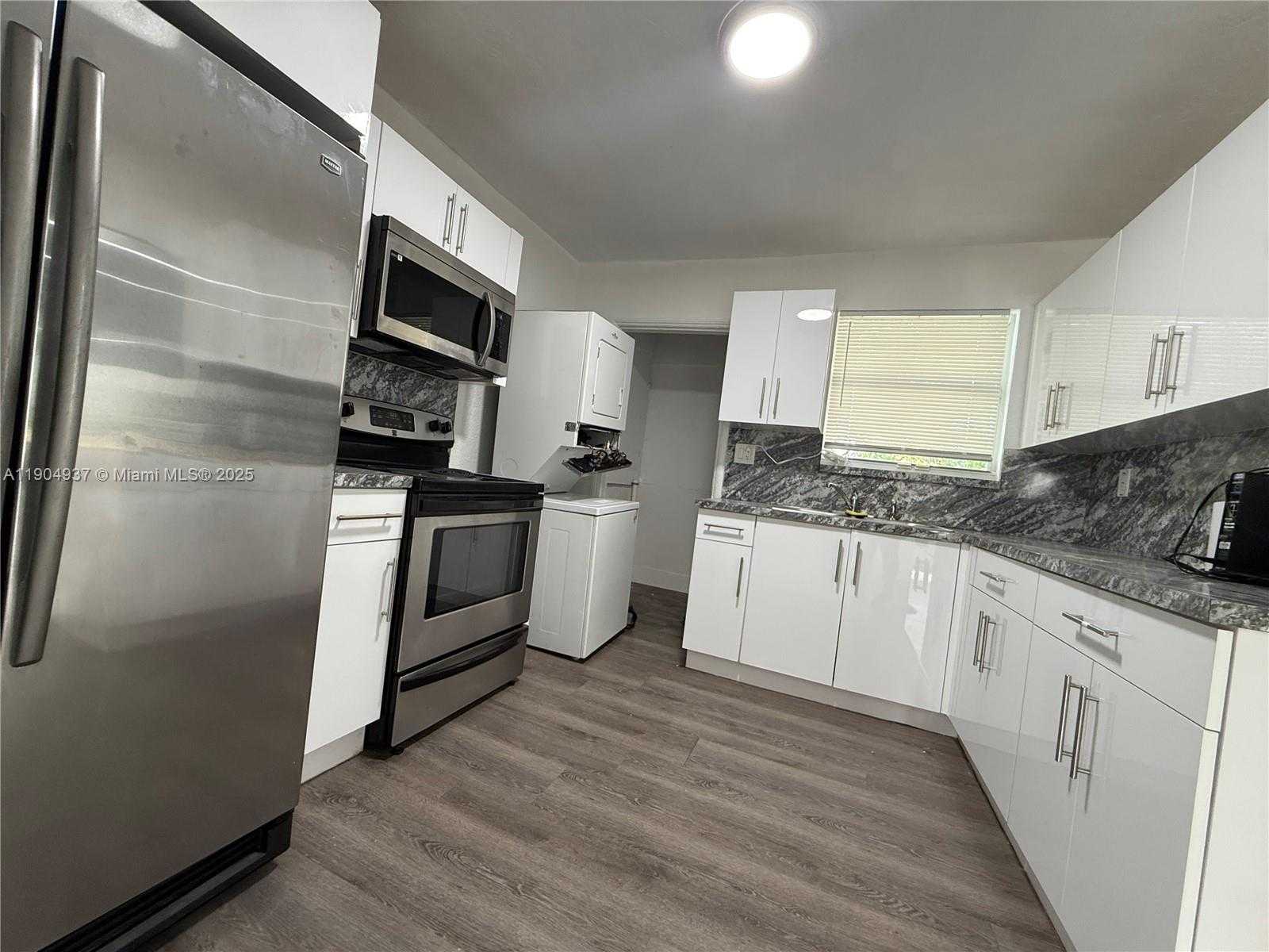 Small Image of 3376 NORTH WEST 49TH ST, Miami Number 15