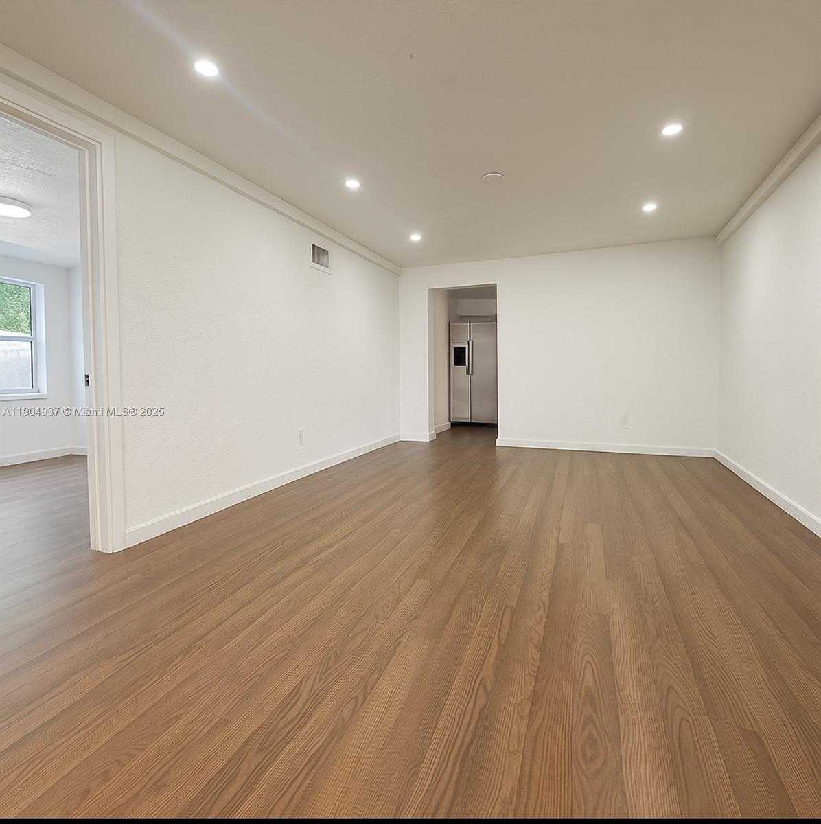 Small Image of 3376 NORTH WEST 49TH ST, Miami Number 2