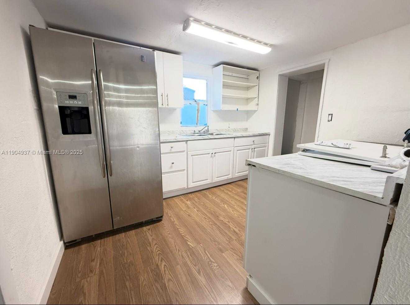 Small Image of 3376 NORTH WEST 49TH ST, Miami Number 5