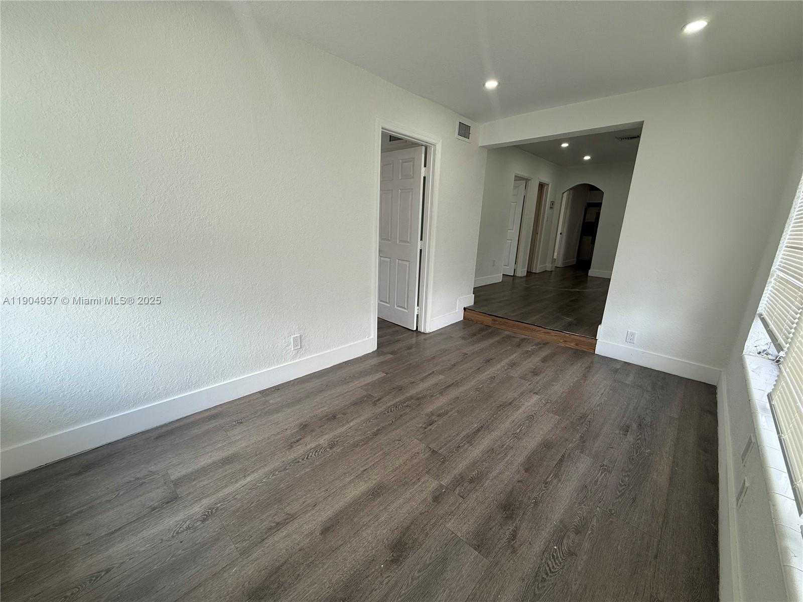 Small Image of 3376 NORTH WEST 49TH ST, Miami Number 7