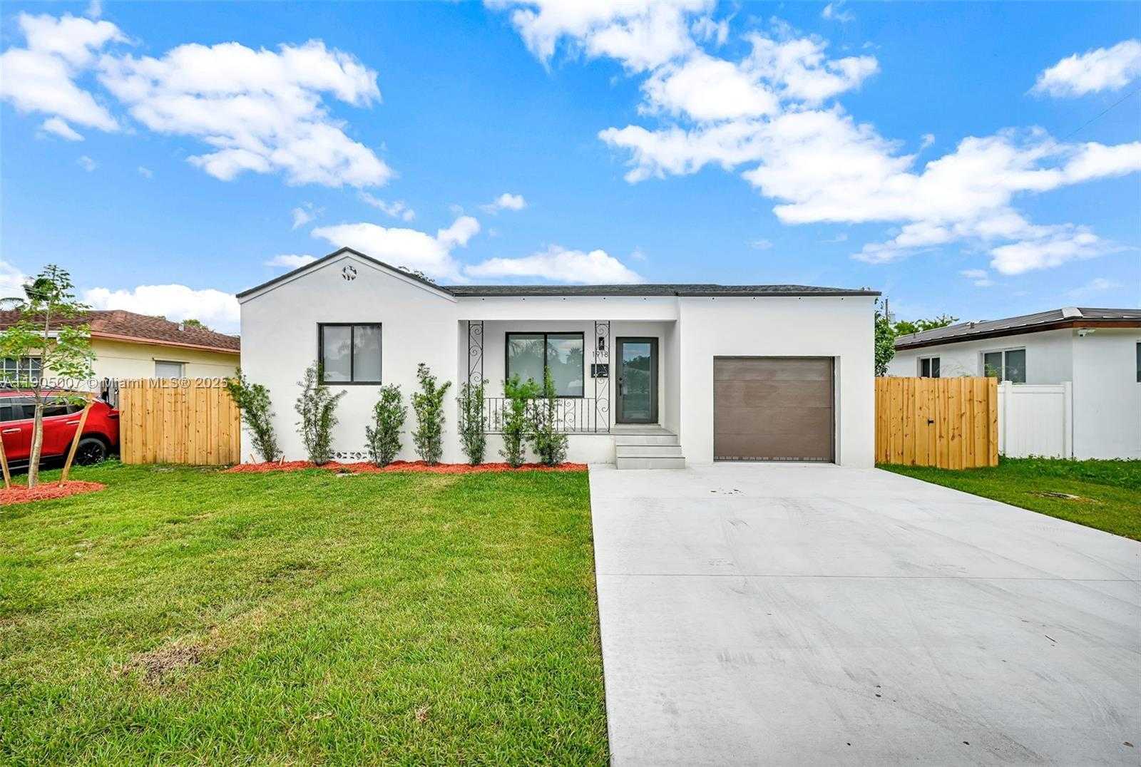 Small Image of 1918 TAFT ST, Hollywood Number 1