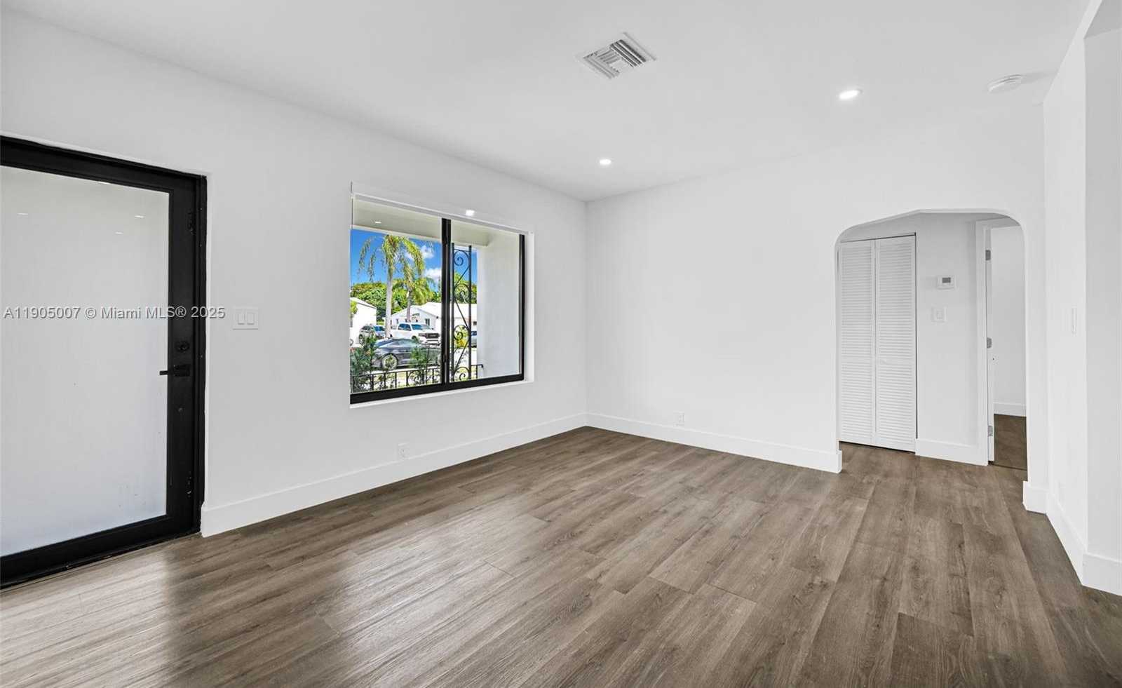 Small Image of 1918 TAFT ST, Hollywood Number 17