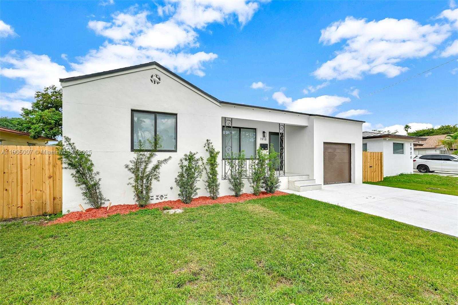 Small Image of 1918 TAFT ST, Hollywood Number 2