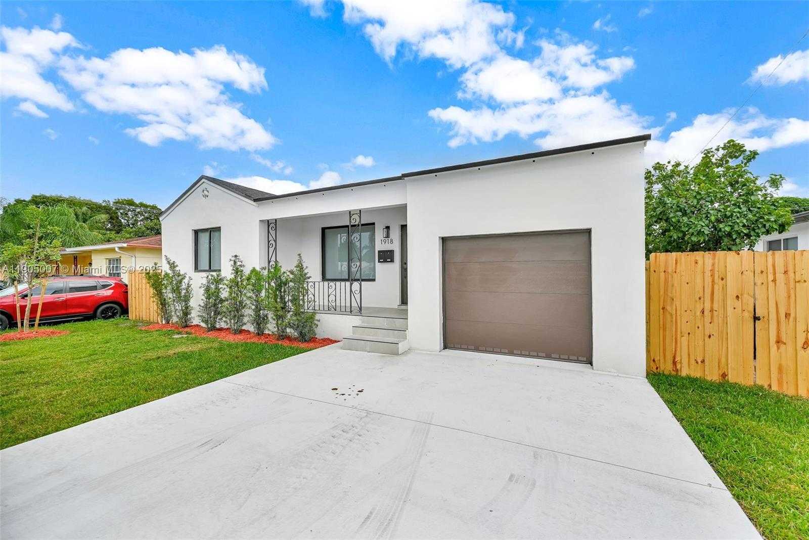 Small Image of 1918 TAFT ST, Hollywood Number 3