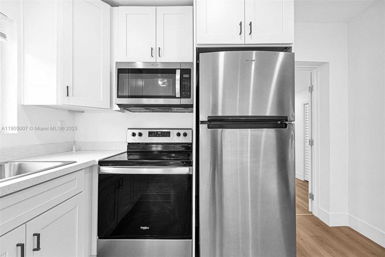 Small Image of 1918 TAFT ST, Hollywood Number 45