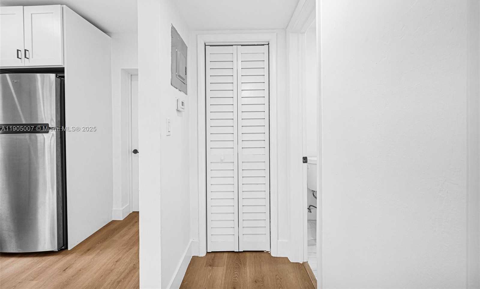 Small Image of 1918 TAFT ST, Hollywood Number 49