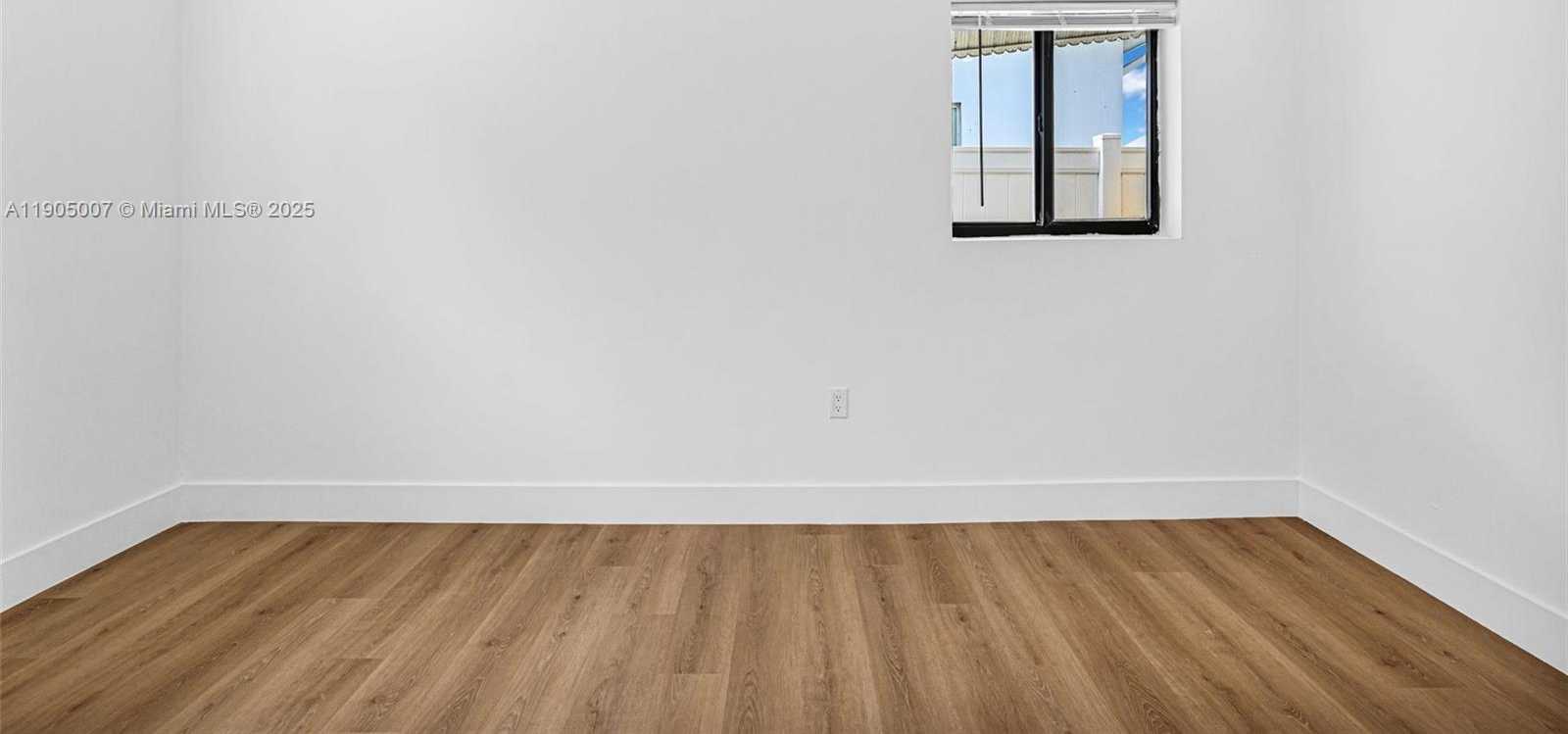 Small Image of 1918 TAFT ST, Hollywood Number 60