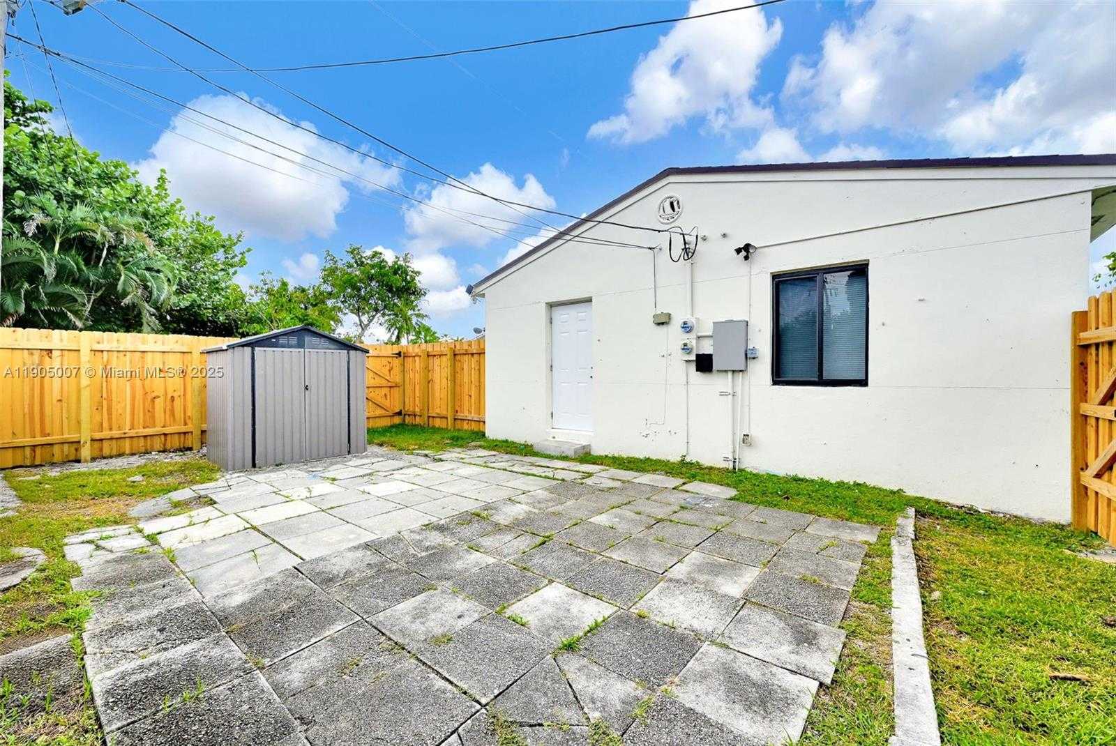 Small Image of 1918 TAFT ST, Hollywood Number 67