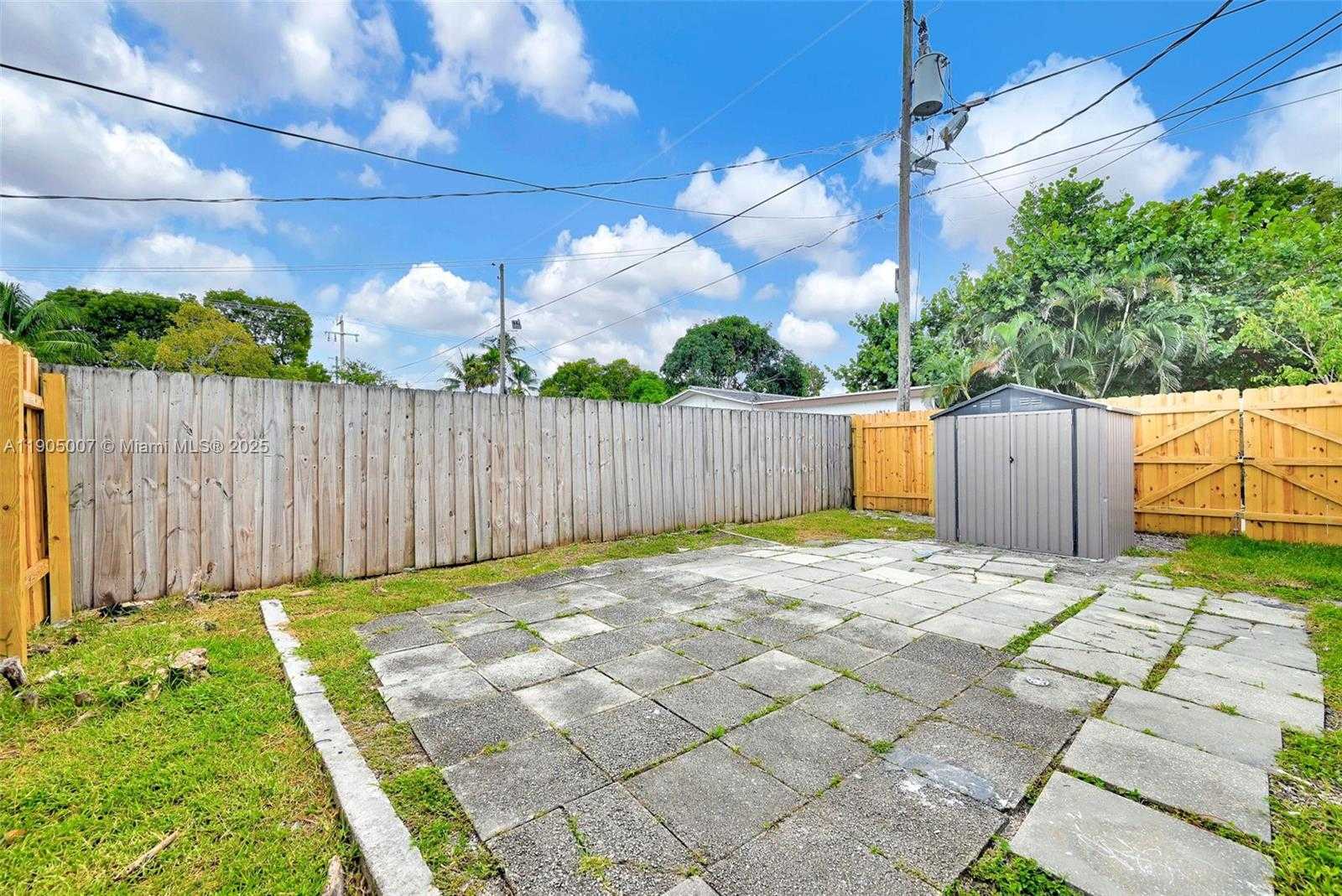 Small Image of 1918 TAFT ST, Hollywood Number 69