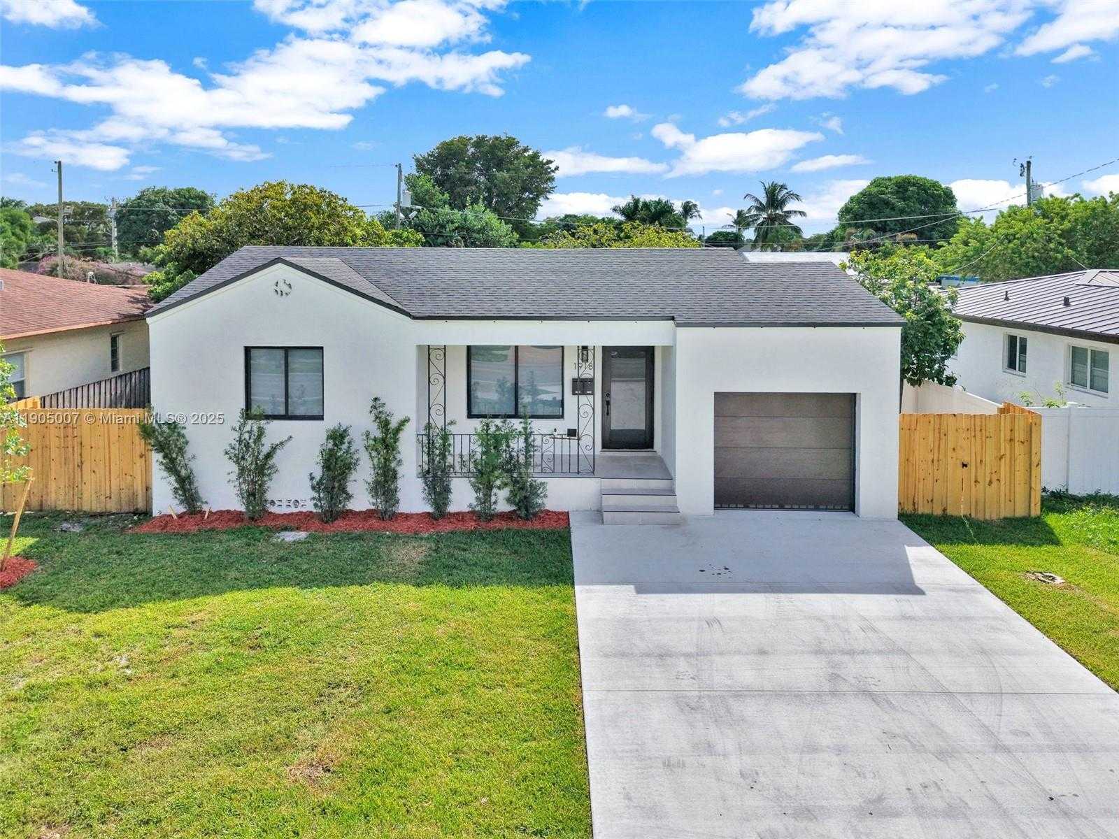 Small Image of 1918 TAFT ST, Hollywood Number 70