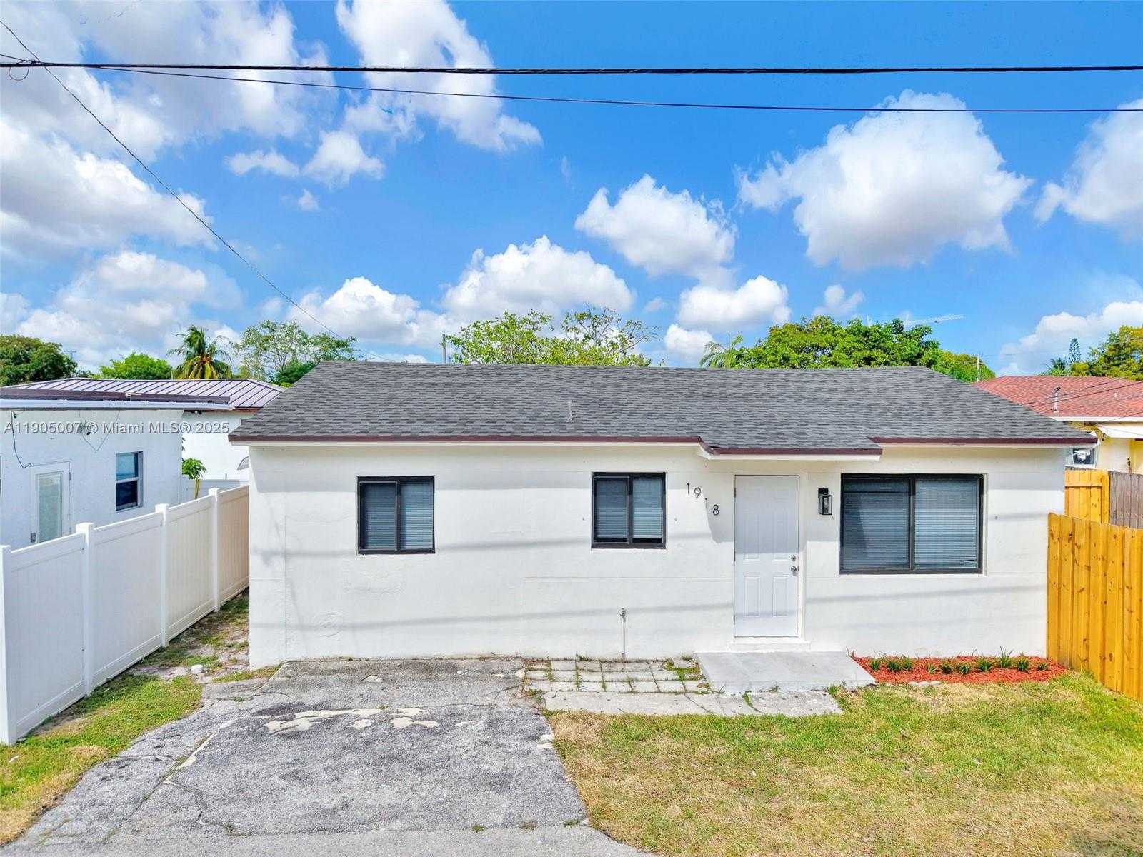 Small Image of 1918 TAFT ST, Hollywood Number 74