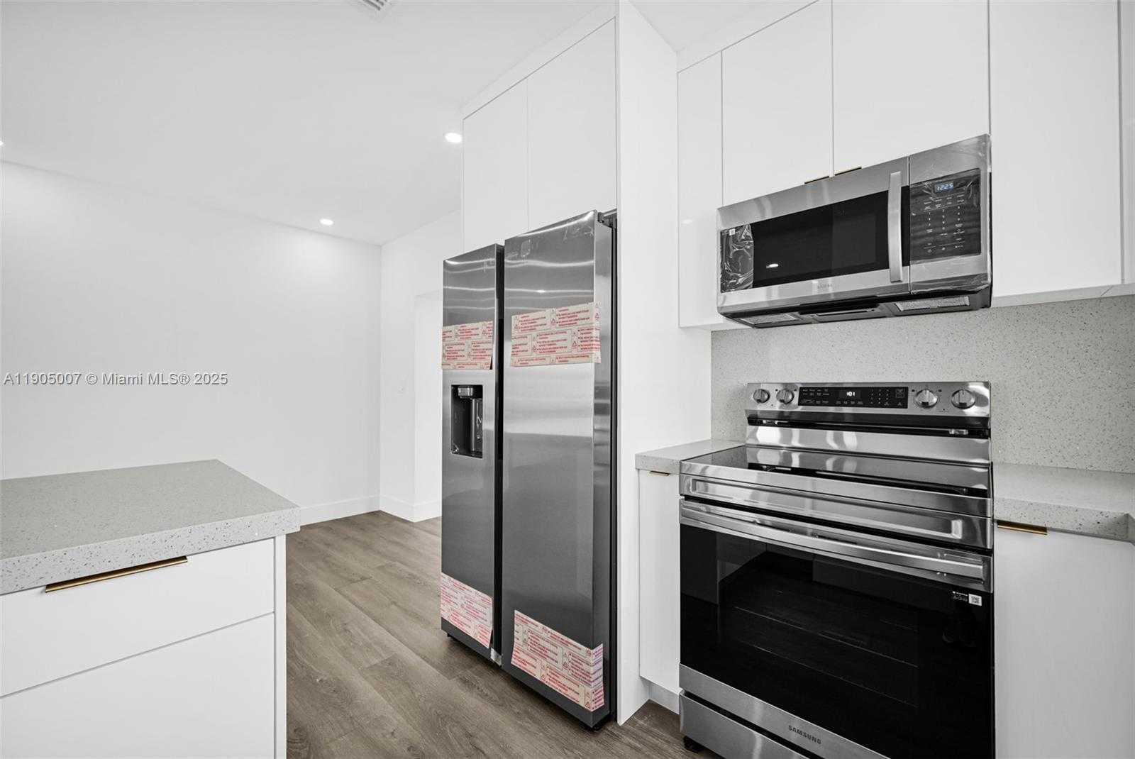 Small Image of 1918 TAFT ST, Hollywood Number 9