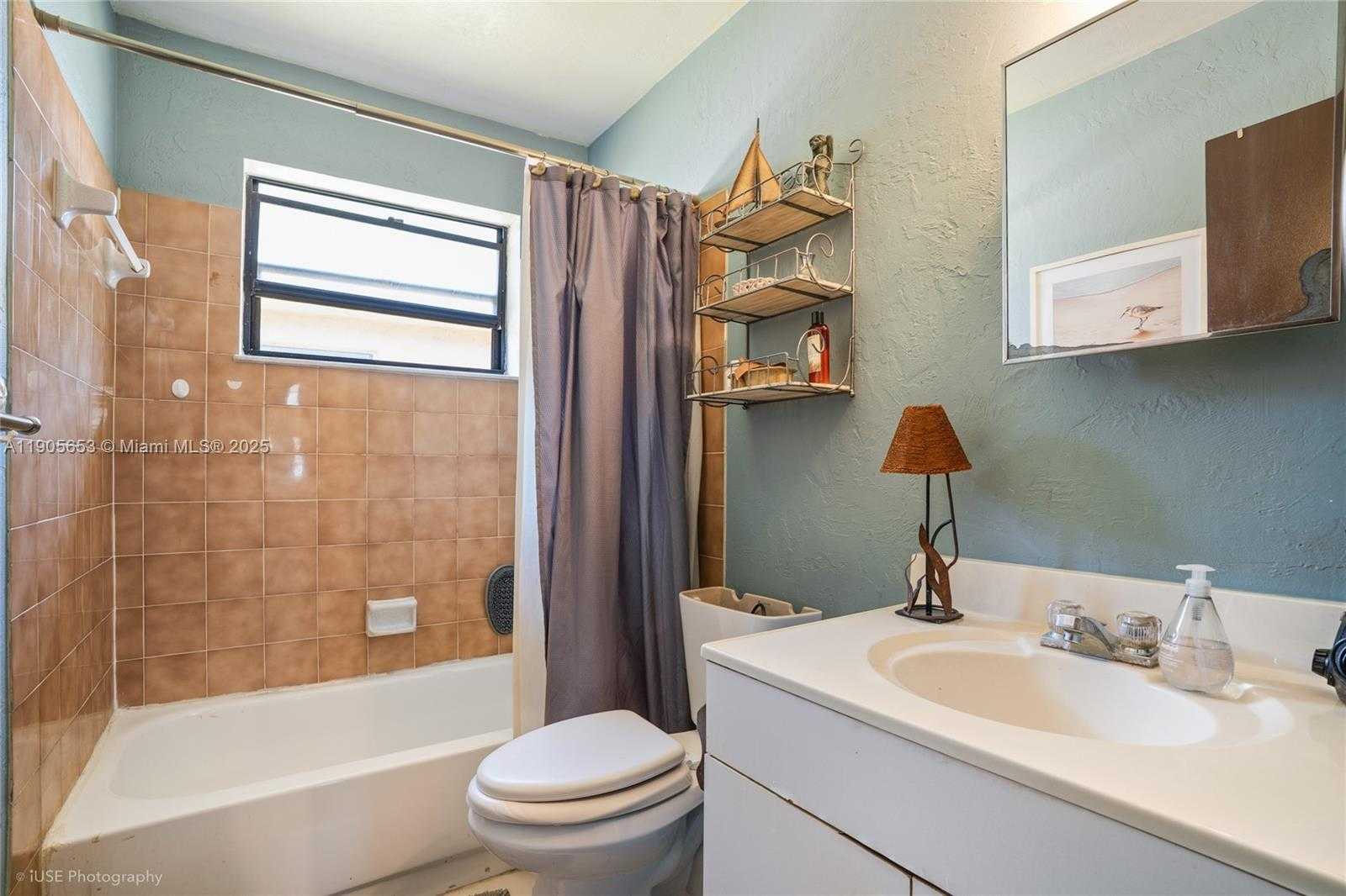 Small Image of 1734 NORTH 16TH CT, Hollywood Number 15