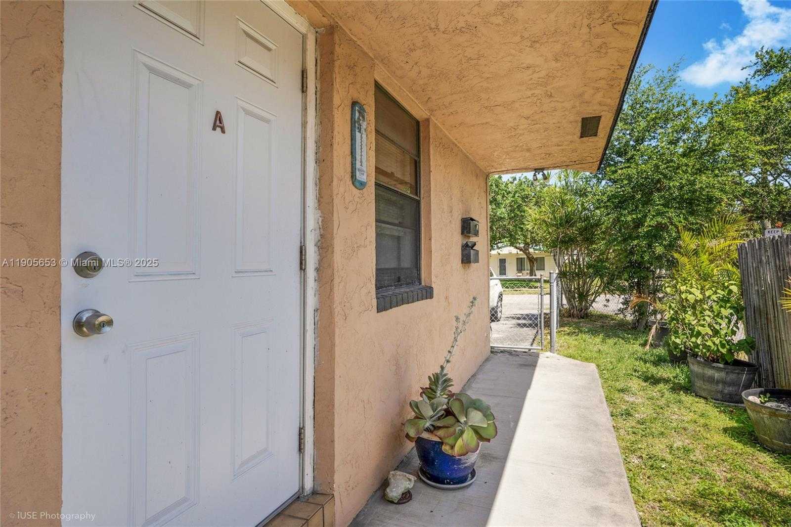 Small Image of 1734 NORTH 16TH CT, Hollywood Number 6