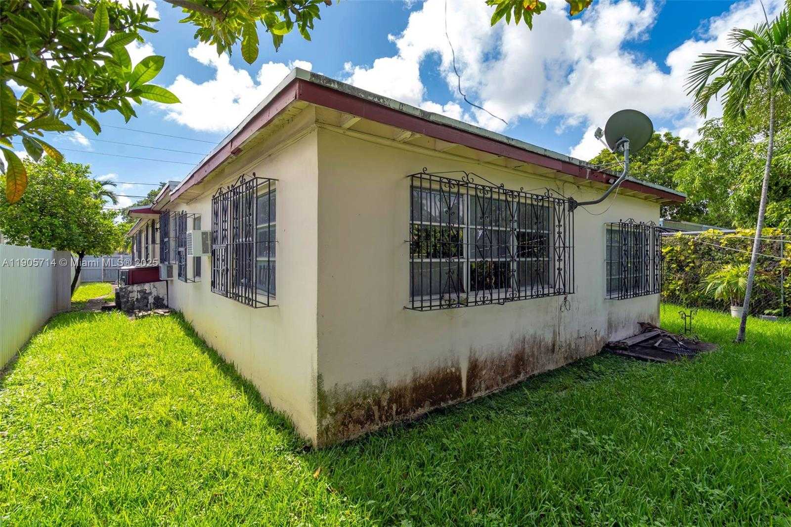 Small Image of 1861 NORTH WEST 27TH ST #3, Miami Number 31