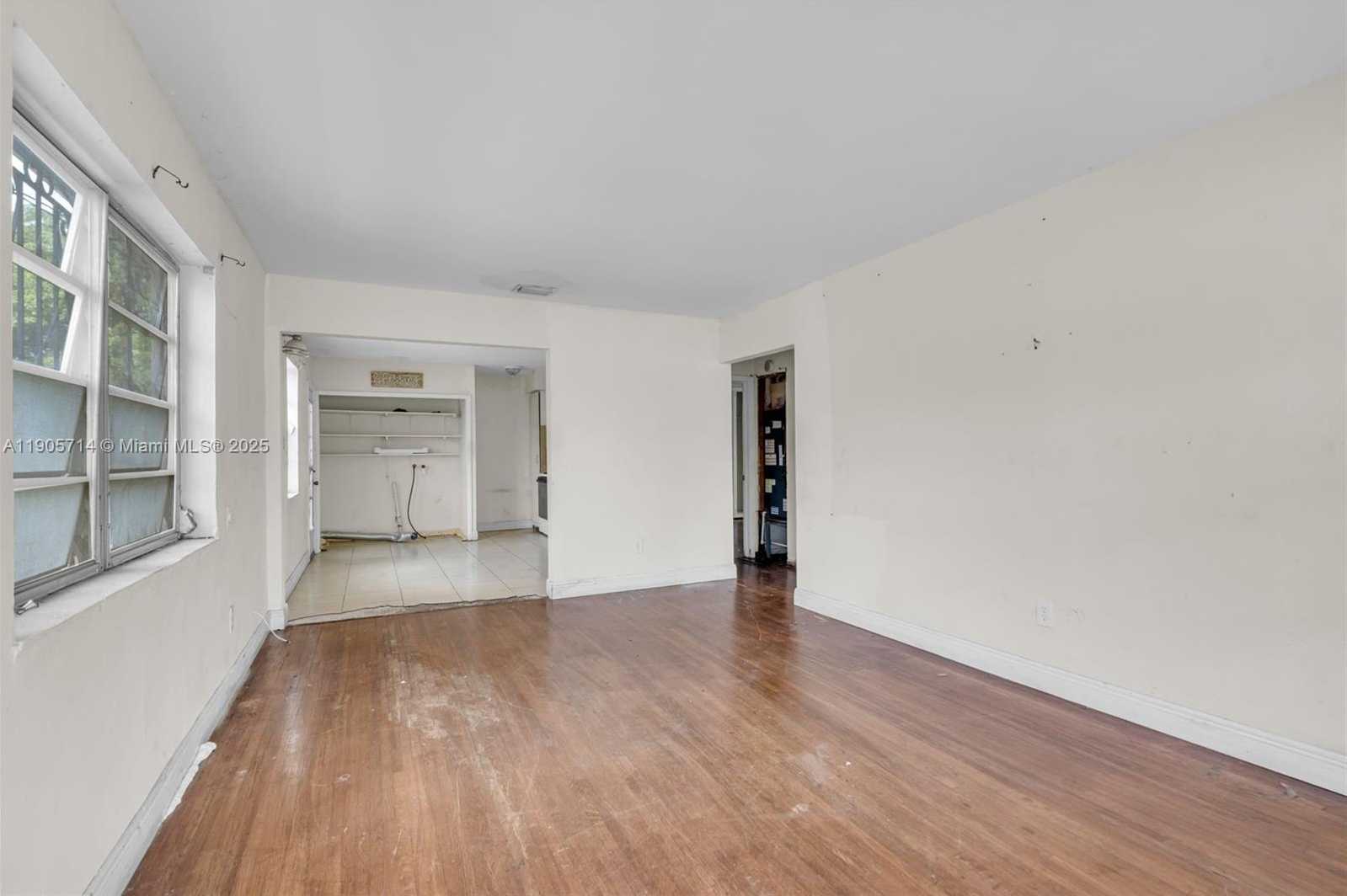 Small Image of 1861 NORTH WEST 27TH ST #3, Miami Number 4