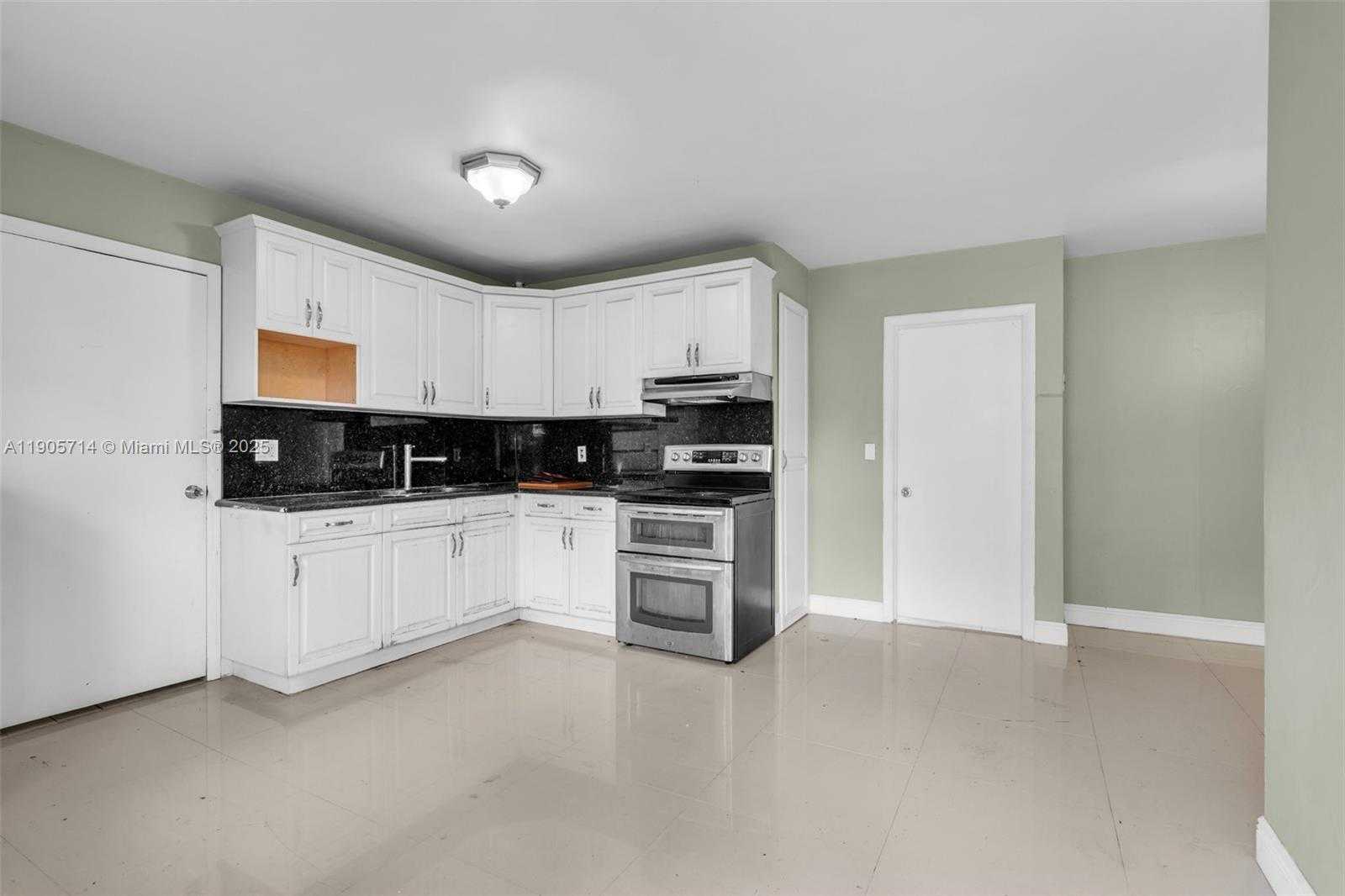 Small Image of 1861 NORTH WEST 27TH ST #3, Miami Number 7