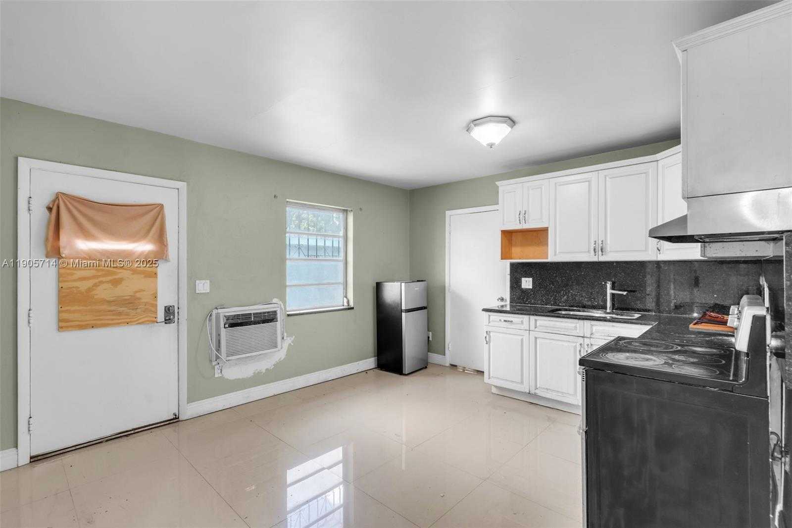 Small Image of 1861 NORTH WEST 27TH ST #3, Miami Number 9