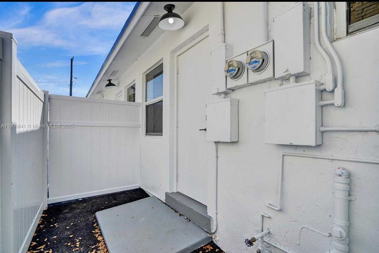 Small Image of 1300 NORTH EAST 2ND AVE, Fort Lauderdale Number 11