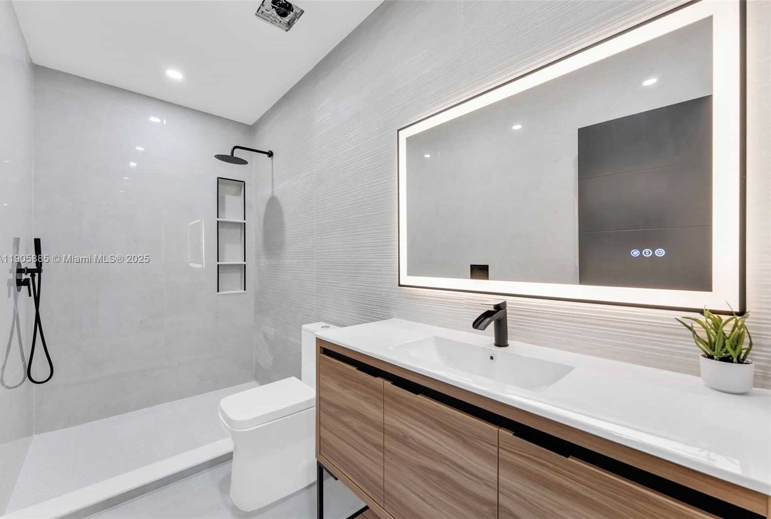 Small Image of 889 NORTH WEST 102ND ST #2, Miami Number 16