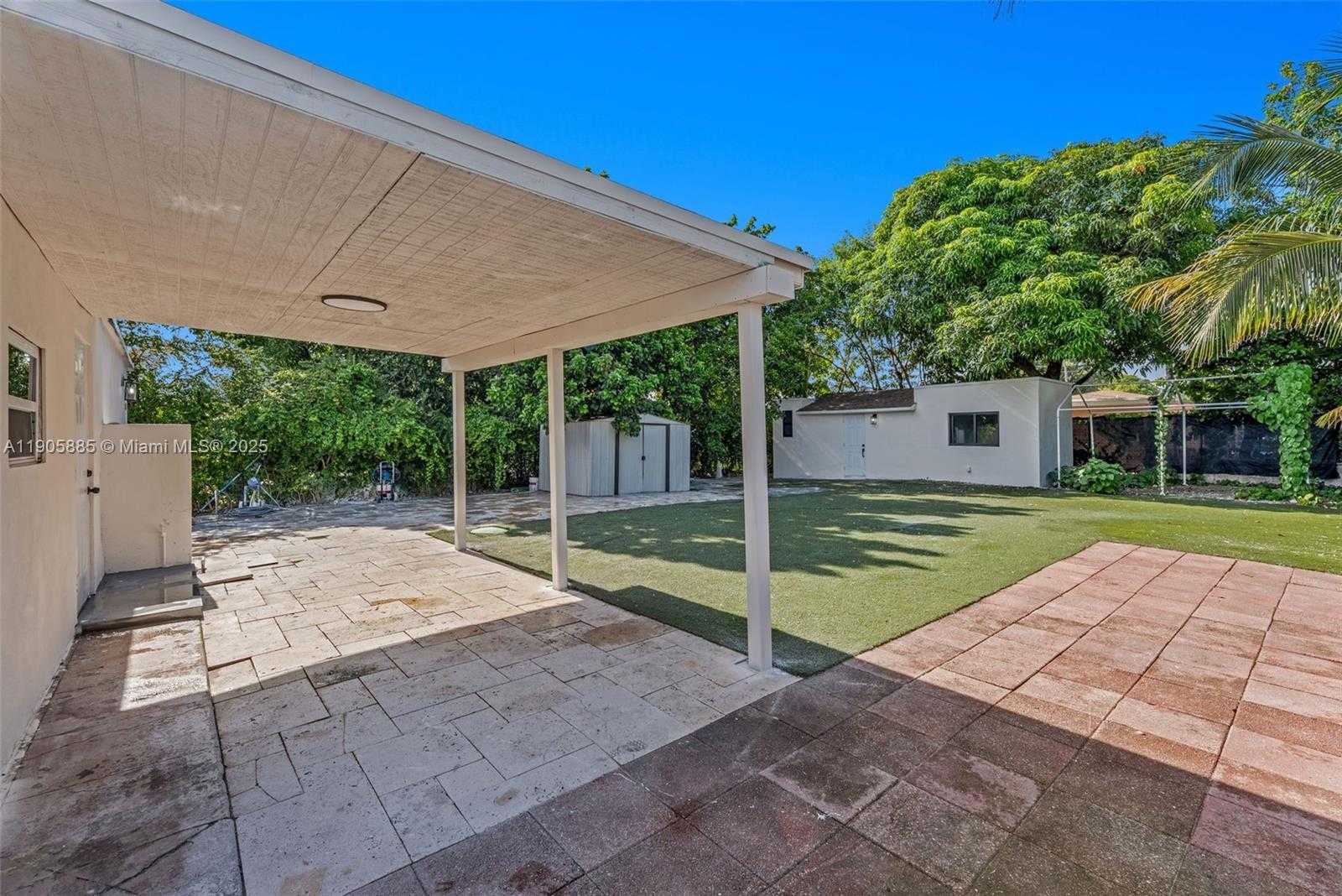 Small Image of 889 NORTH WEST 102ND ST #2, Miami Number 27