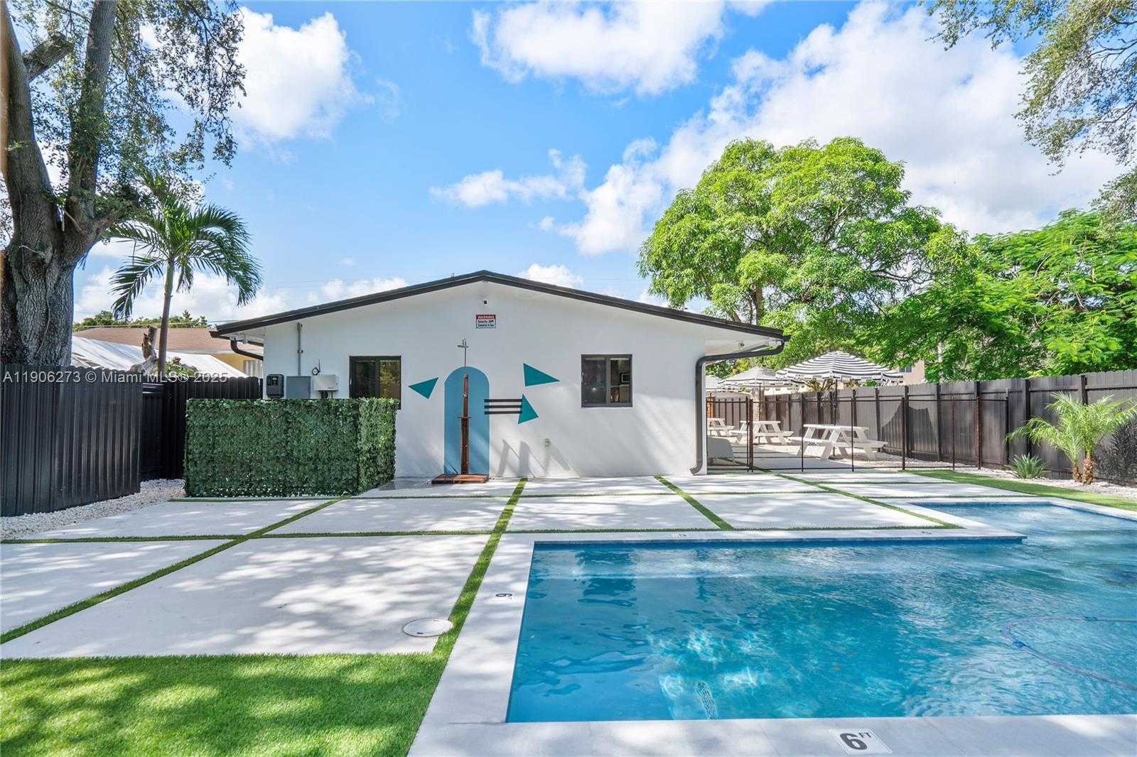 Small Image of 256 NORTH WEST 57TH ST, Miami Number 17