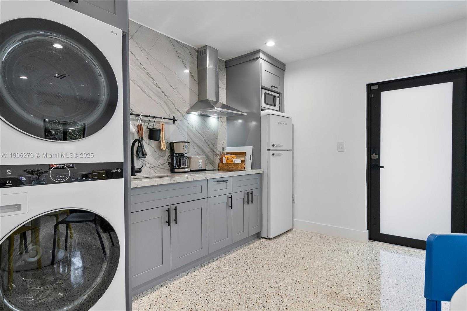 Small Image of 256 NORTH WEST 57TH ST, Miami Number 31