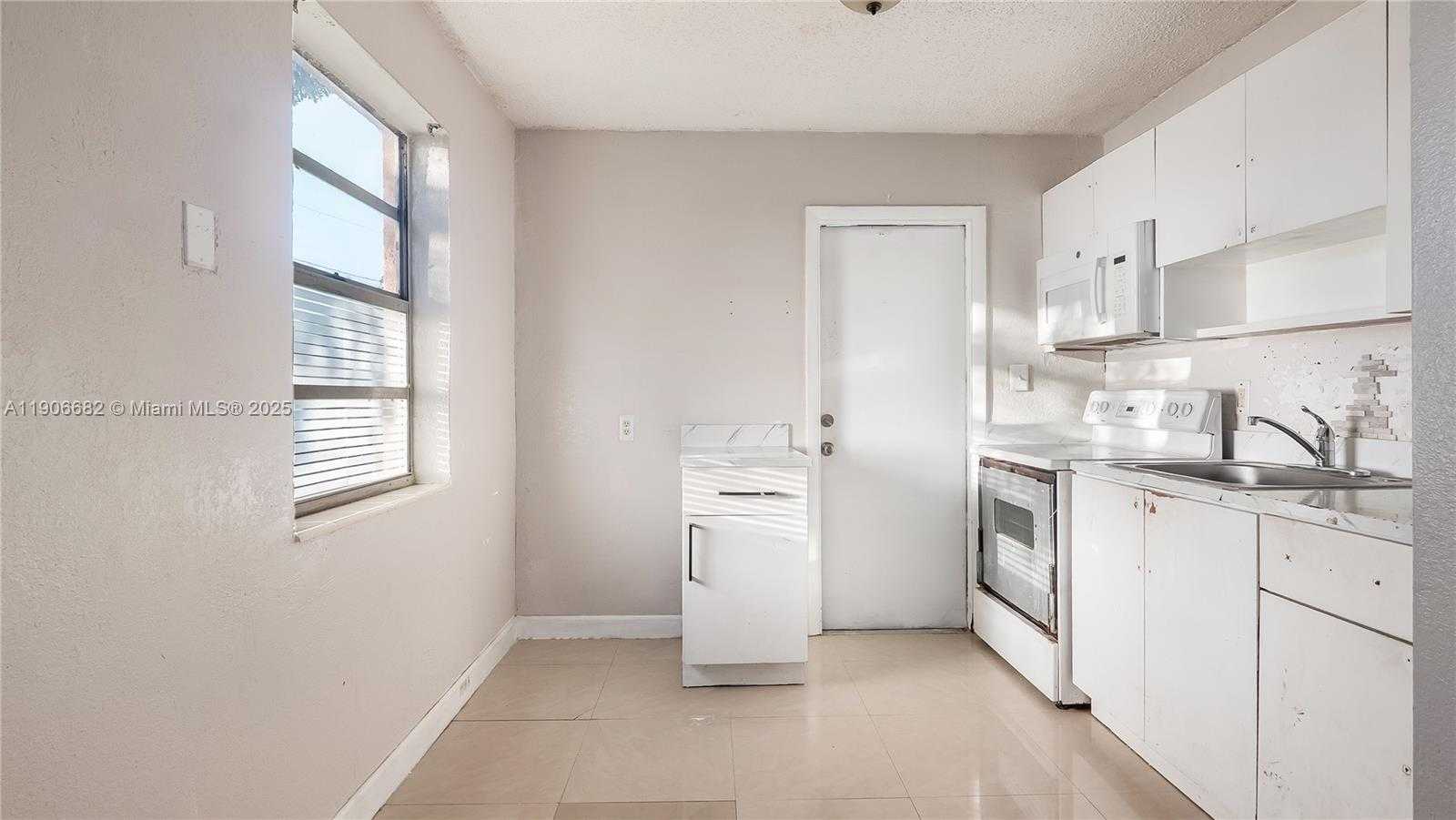 Small Image of 218 NORTH WEST 8TH AVE #2, Dania Beach Number 15
