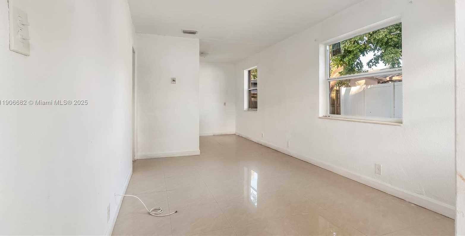 Small Image of 218 NORTH WEST 8TH AVE #2, Dania Beach Number 22