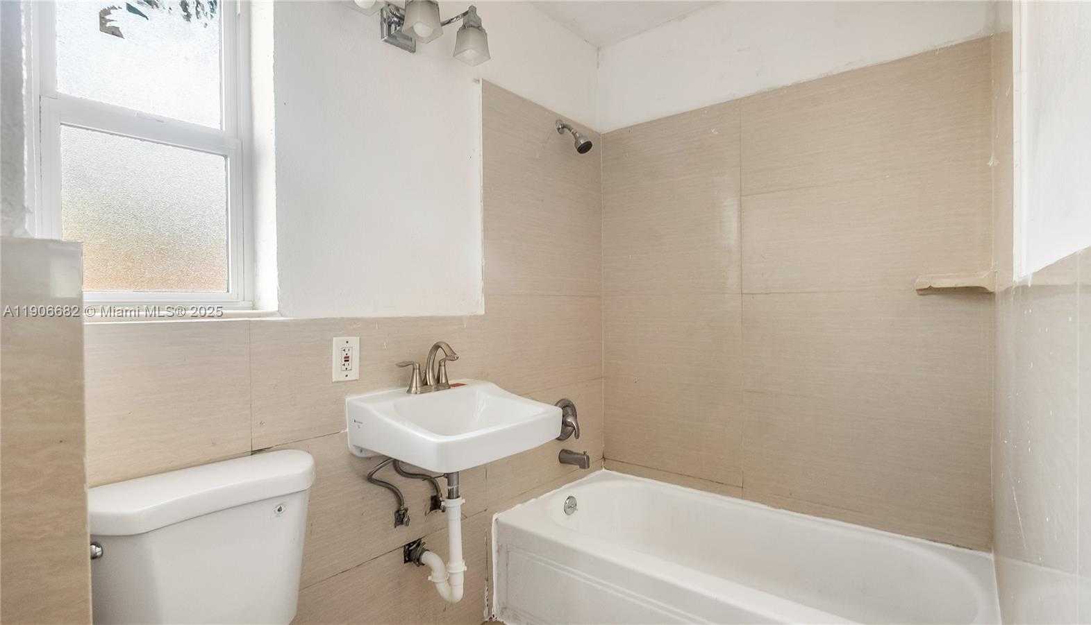 Small Image of 218 NORTH WEST 8TH AVE #2, Dania Beach Number 28