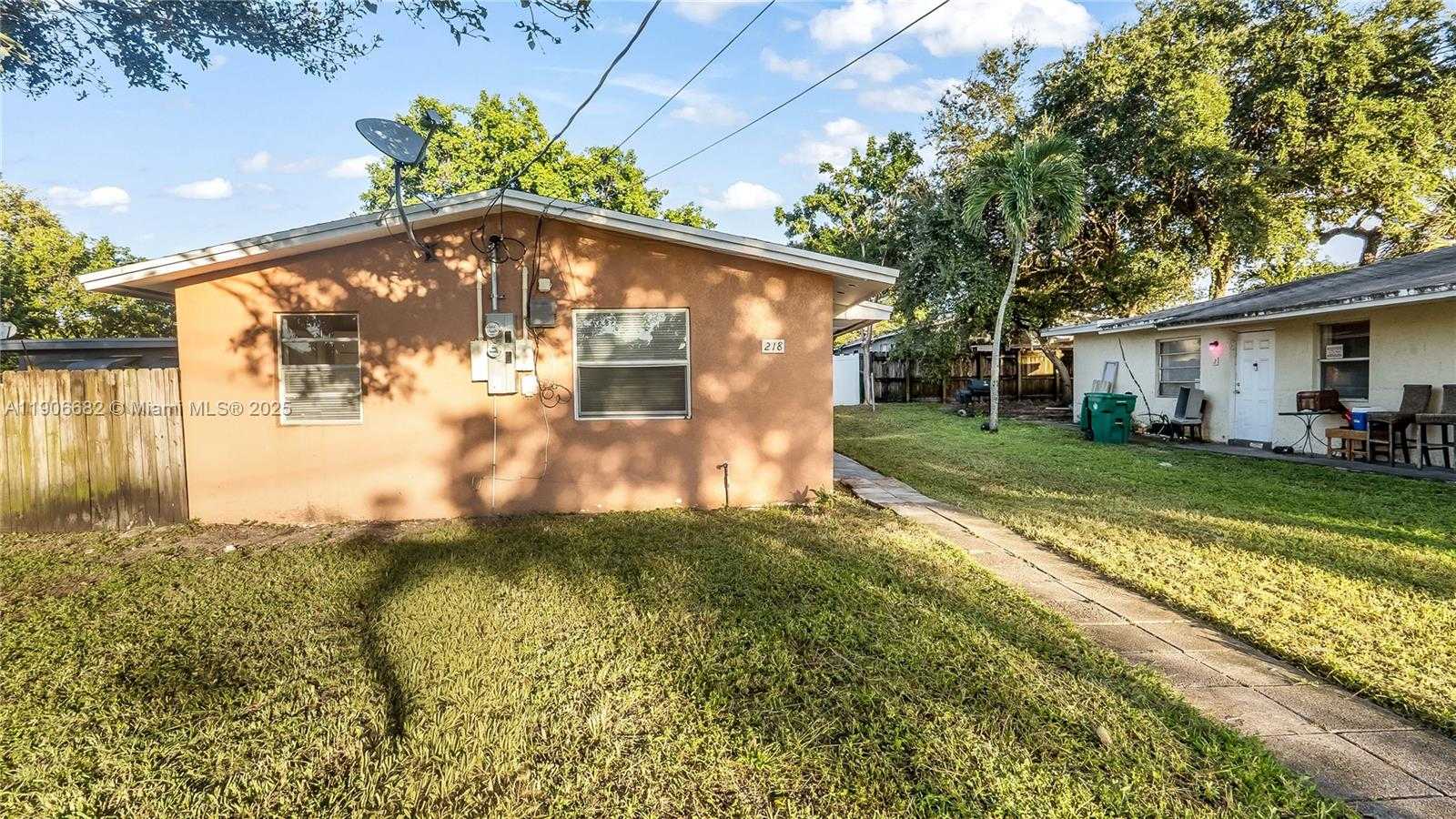 Small Image of 218 NORTH WEST 8TH AVE #2, Dania Beach Number 3