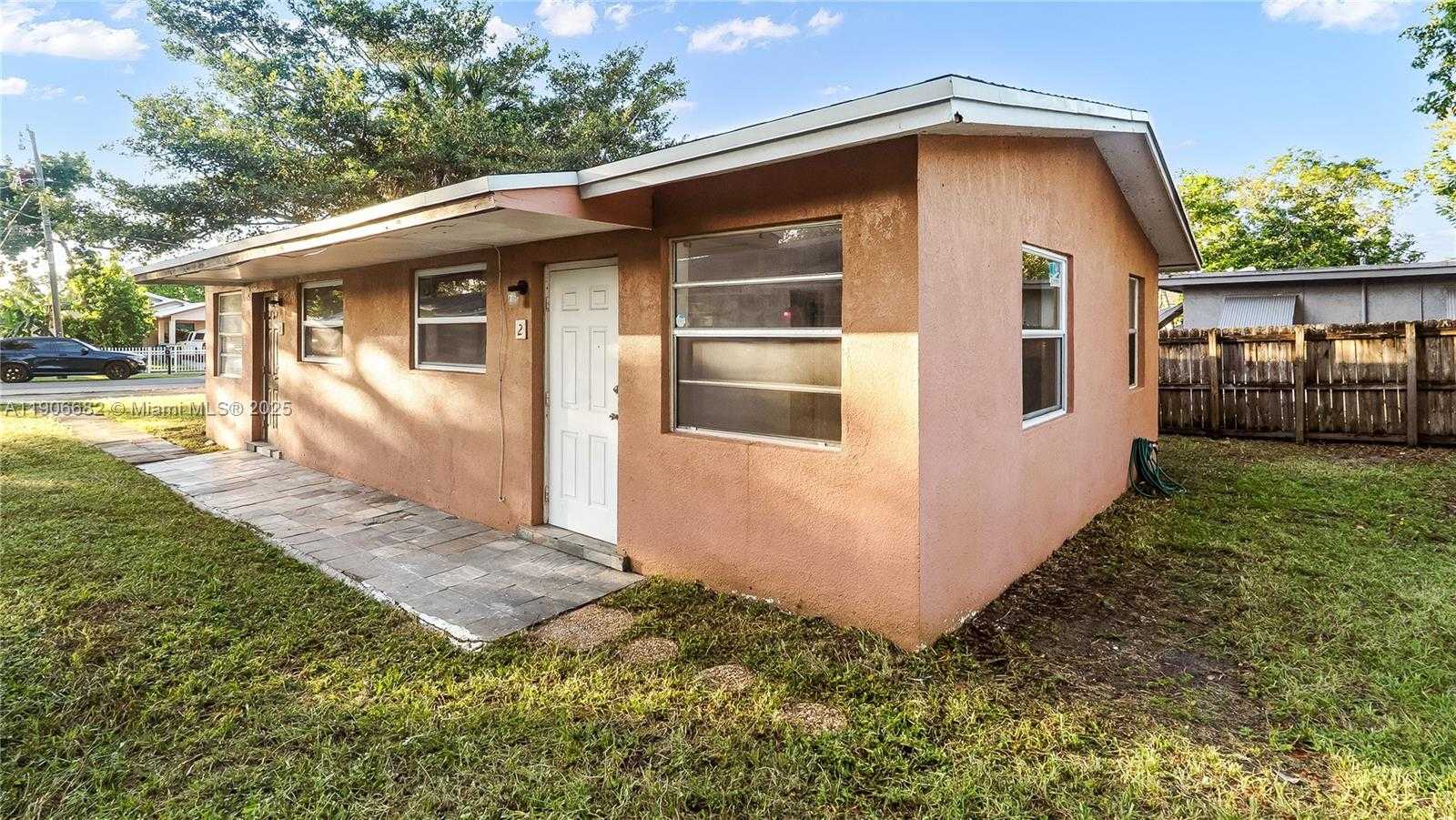 Small Image of 218 NORTH WEST 8TH AVE #2, Dania Beach Number 6