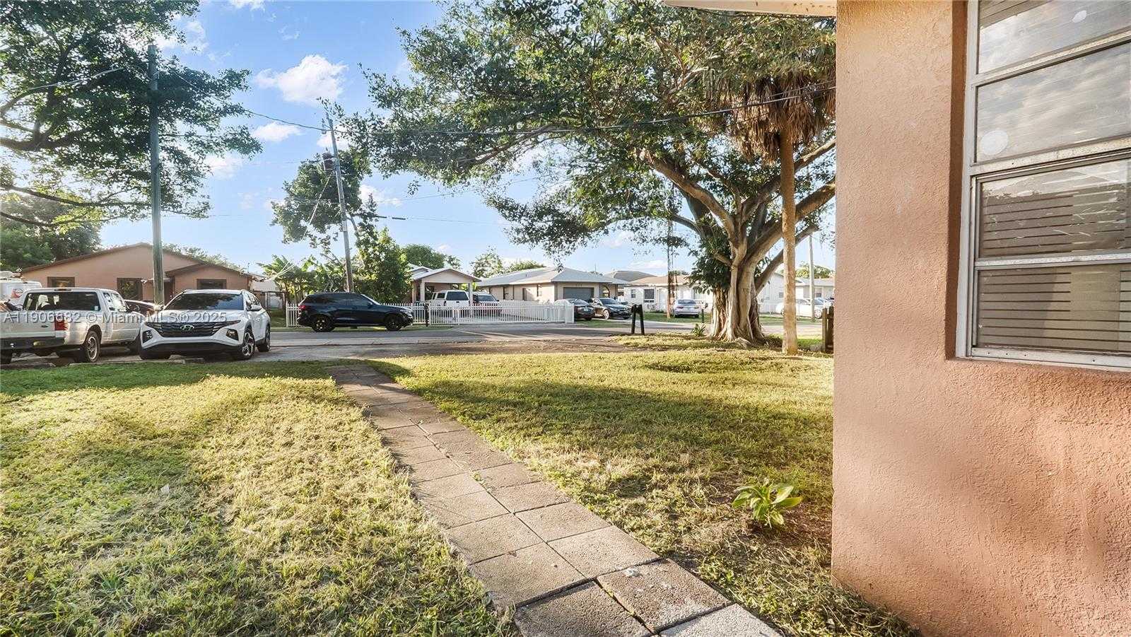 Small Image of 218 NORTH WEST 8TH AVE #2, Dania Beach Number 9