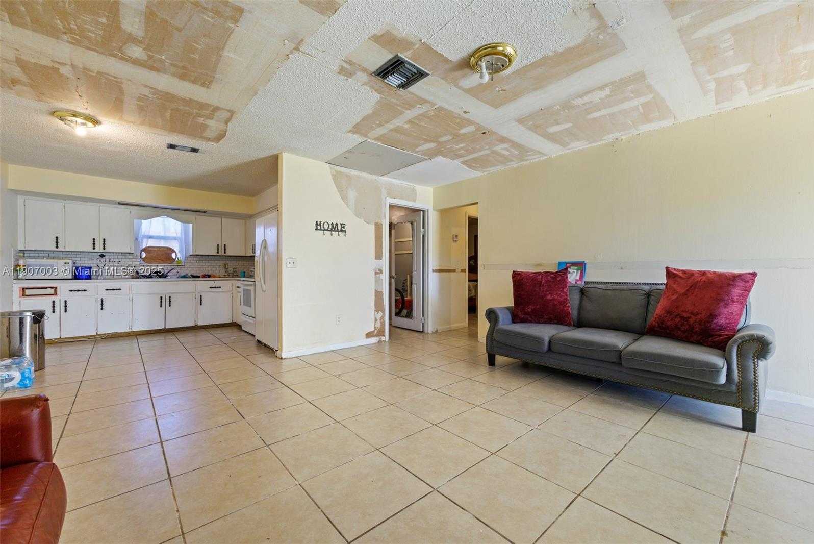 Small Image of 4610 HAIRLAND DR #3, West Palm Beach Number 12